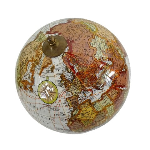 Elegante decoratieve wereldbol op houten voet met mogelijkheid tot personalisatie met gravure, 27 cm, donkerbruin, ideaal als cadeau
