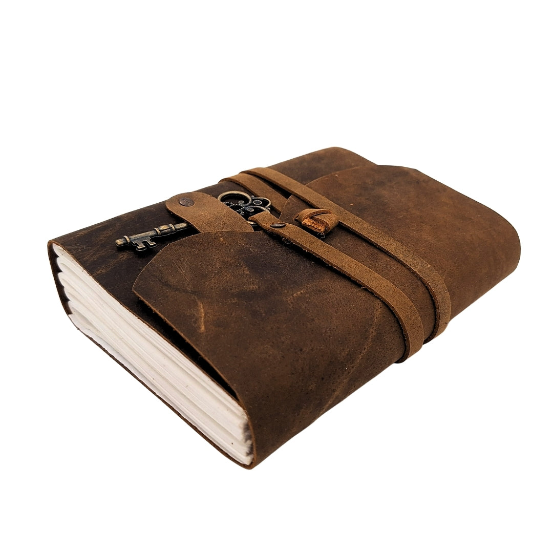 Retro leren notitieboek met sleuteltje en riem 200 pagina's 18 x 13 cm