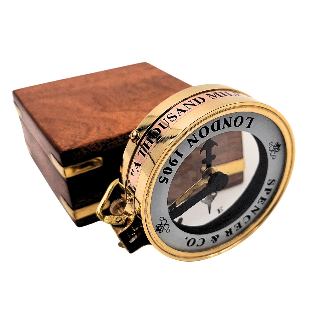Retro messing kaartleeskompas Map Reader met gravure in houten doos