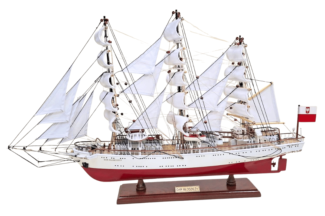 Exclusief model van het zeilschip Dar Młodzieży XXL 71 cm, mogelijkheid tot personalisatie door gravure