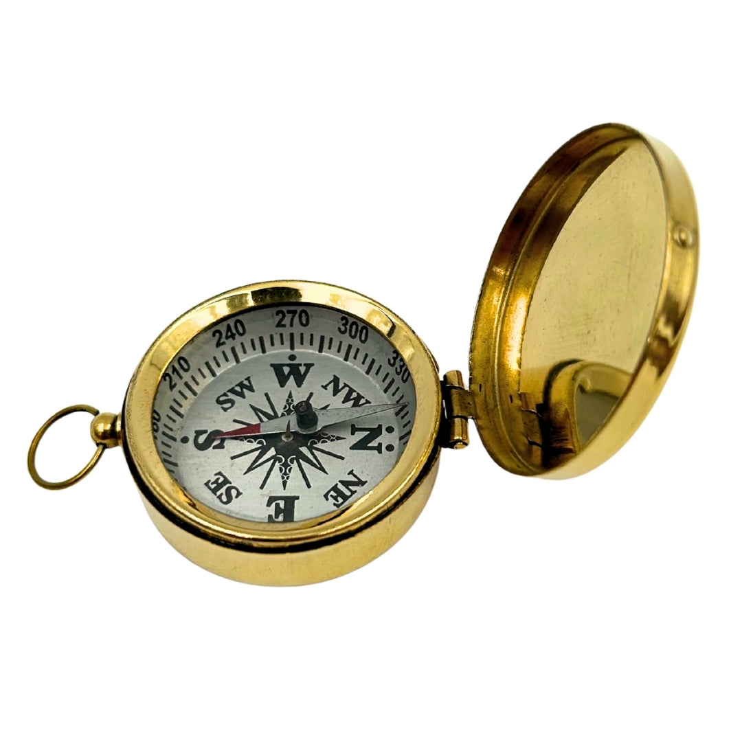 Retro messing kompas met sluitbaar deksel, mogelijkheid tot personalisatie met gravure, ideaal als cadeau voor een zeiler, hoogte 5 cm, maritieme stijl