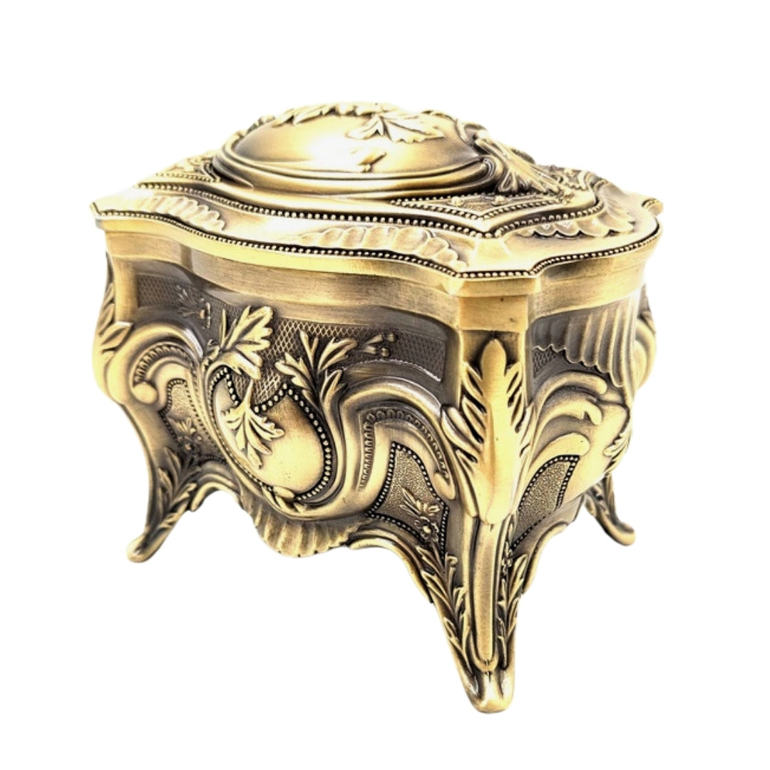 Gouden metalen retro sieradendoosje met mogelijkheid tot personalisatie met gravure - elegant en rijkelijk versierd, ideaal als cadeau - afmetingen: 10,8 x 7,7 x 9,2 cm, robuust en indrukwekkend, perfect voor het bewaren van waardevolle voorwerpen