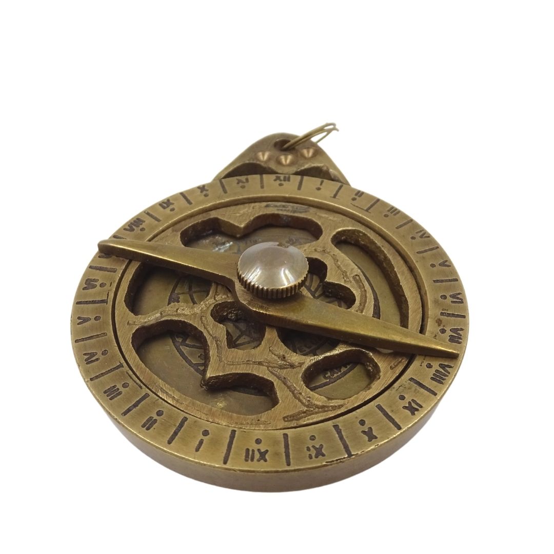 Messing astrolabium-sleutelhanger KR105 met mogelijkheid tot personalisatie met gravure