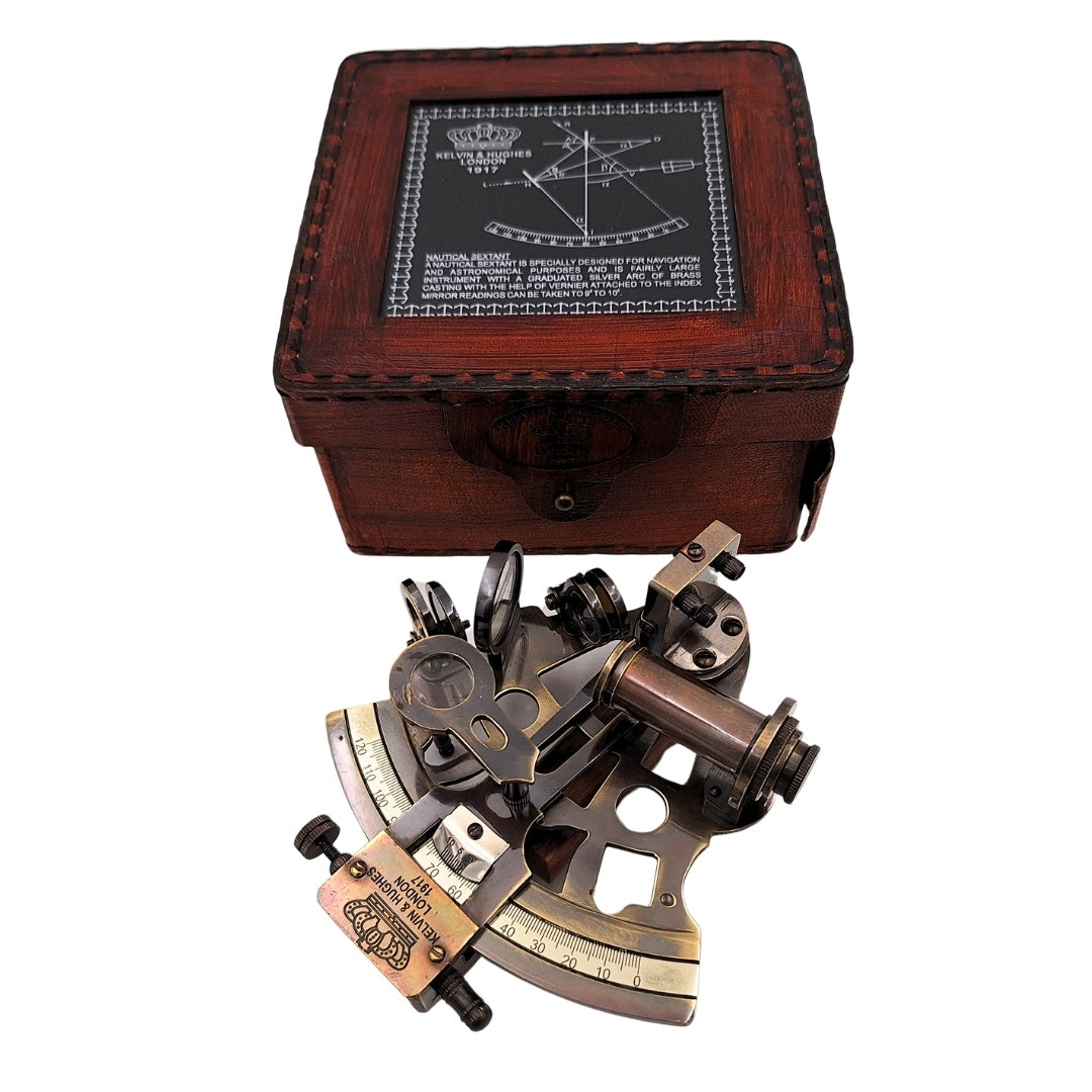 Messing sextant met gravure in leren doos - replica uit 1917, ideaal als cadeau voor zeilers en astronomen, afmetingen 13x12x6 cm, antiek, materiaal: messing en glas