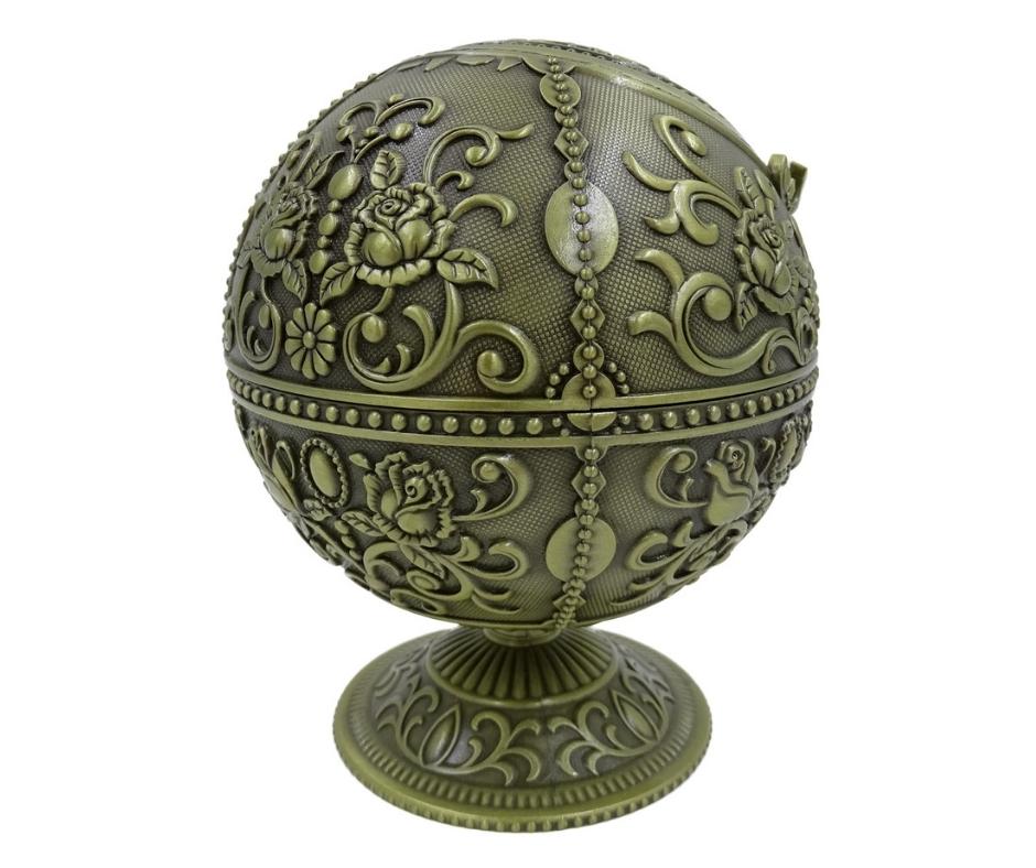 Elegante metalen asbak in bolvorm met gravure