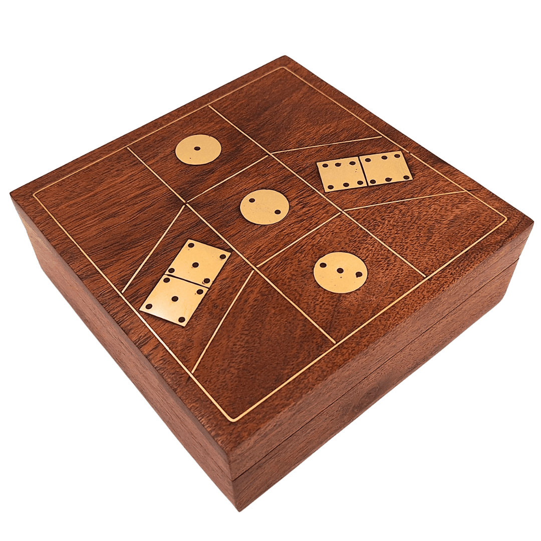 Elegante spellenset in houten doos met gravure