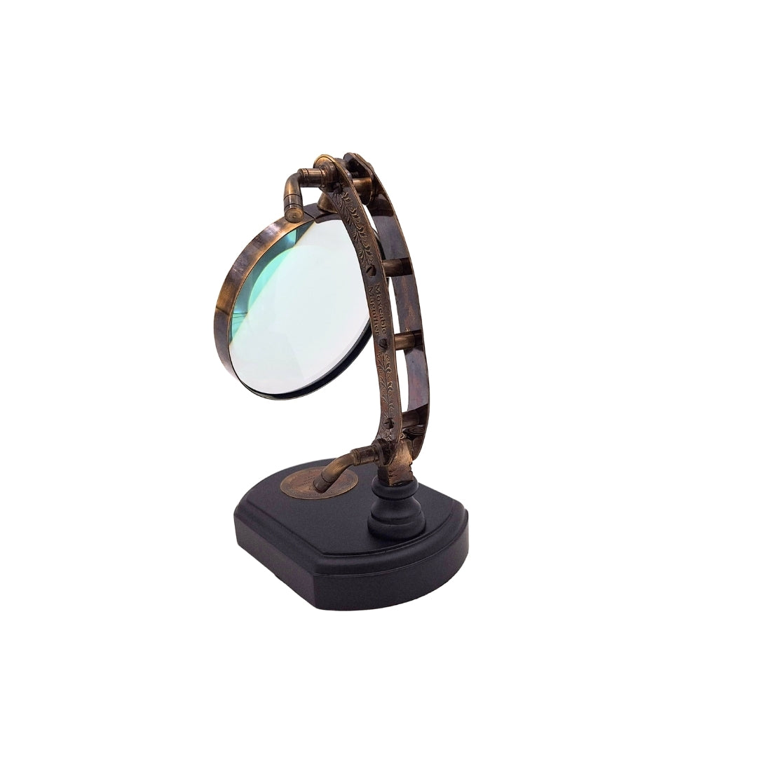Elegante loep op houten voet met verstelling, mogelijkheid tot personalisatie met gravure, ideaal als cadeau, hoogte 20 cm, vergrootglas 10 cm, messing behuizing en arm