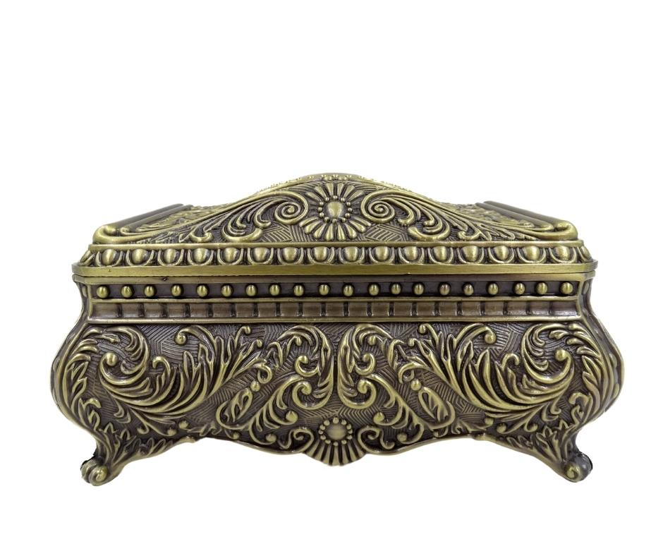 Elegante decoratieve metalen sieradendoos met gravure