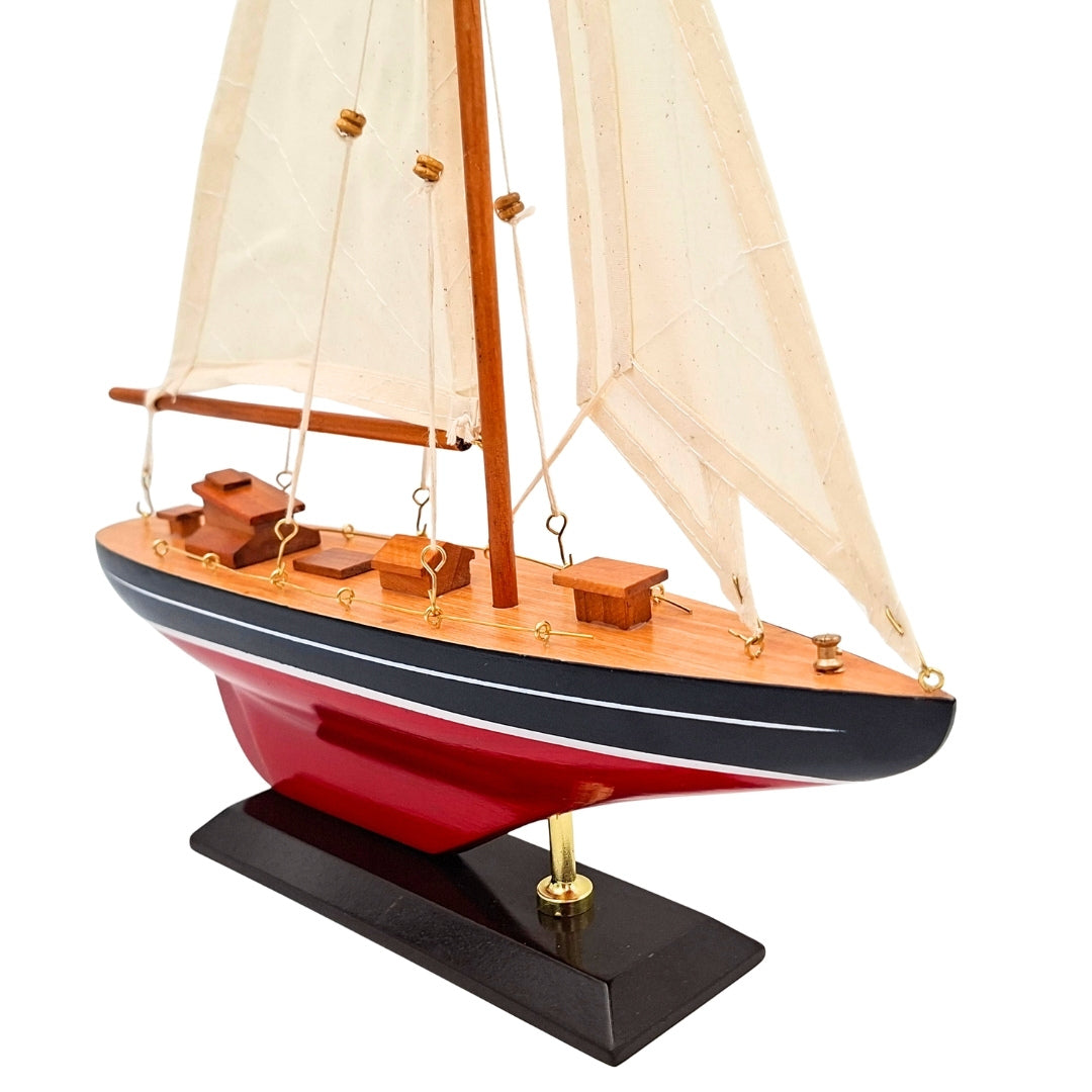 Elegant houten model van een zeiljacht 30 cm met personalisatie met gravure