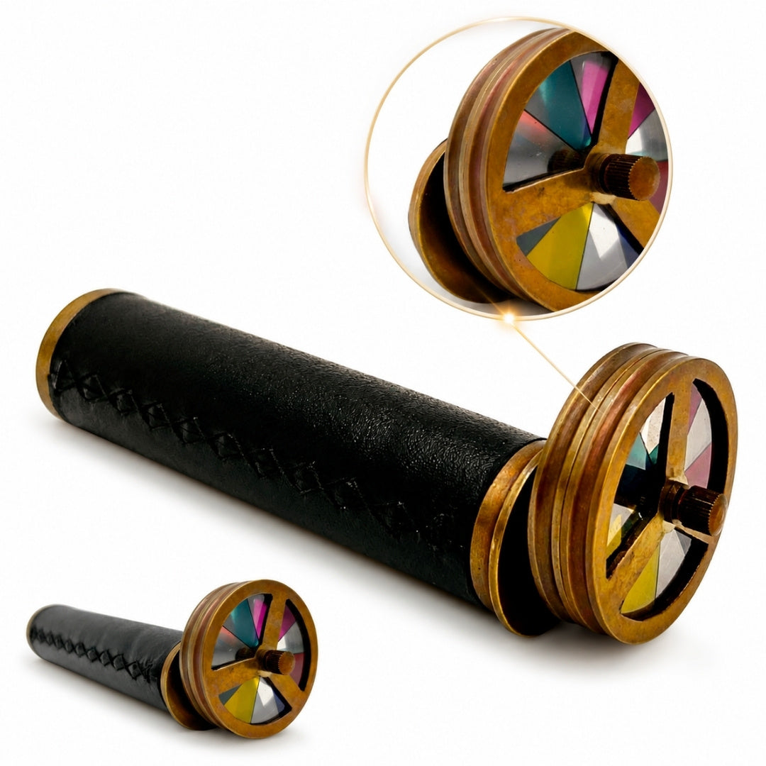 Retro caleidoscoop van messing en leer met mogelijkheid tot personalisatie met gravure - elegant cadeau met een hoogte van 18 cm en een diameter van 5,5 cm