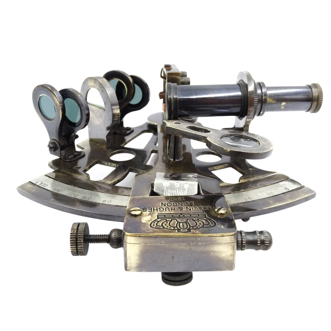 Messing sextant met gravure in leren doos - replica uit 1917, ideaal als cadeau voor zeilers en astronomen, afmetingen 13x12x6 cm, antiek, materiaal: messing en glas
