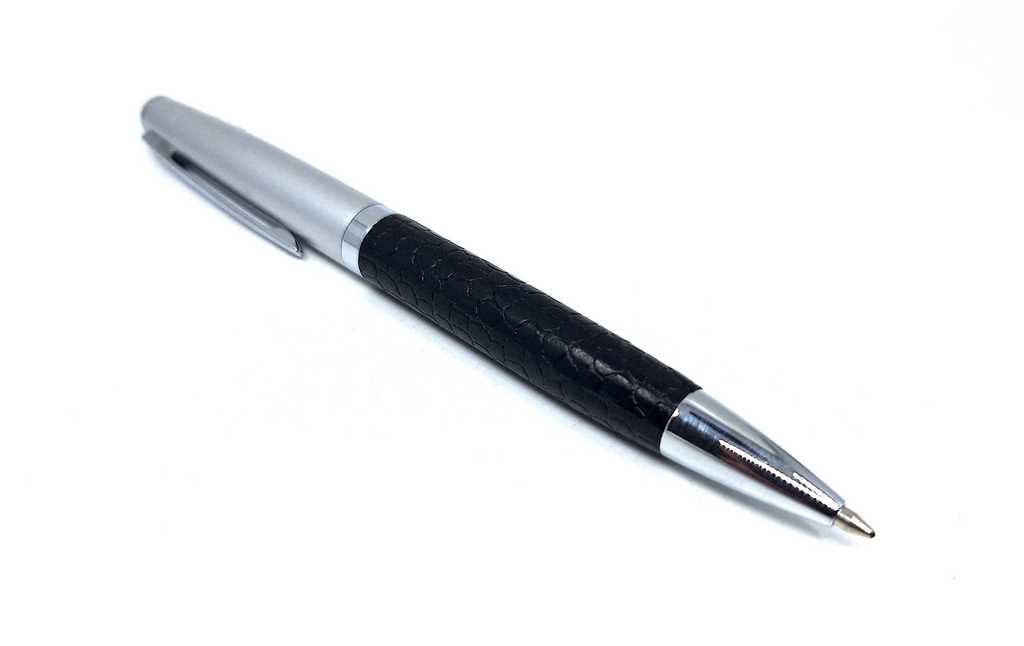 Elegante metalen pen DL1 met mogelijkheid tot personalisatie met gravure