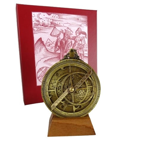 Europees astrolabium H32 – premium renaissance-replica met mogelijkheid tot personalisatie met gravure – ideaal cadeau met elegante houten voet – hoogte 12 cm, met de hand vervaardigd met oog voor detail