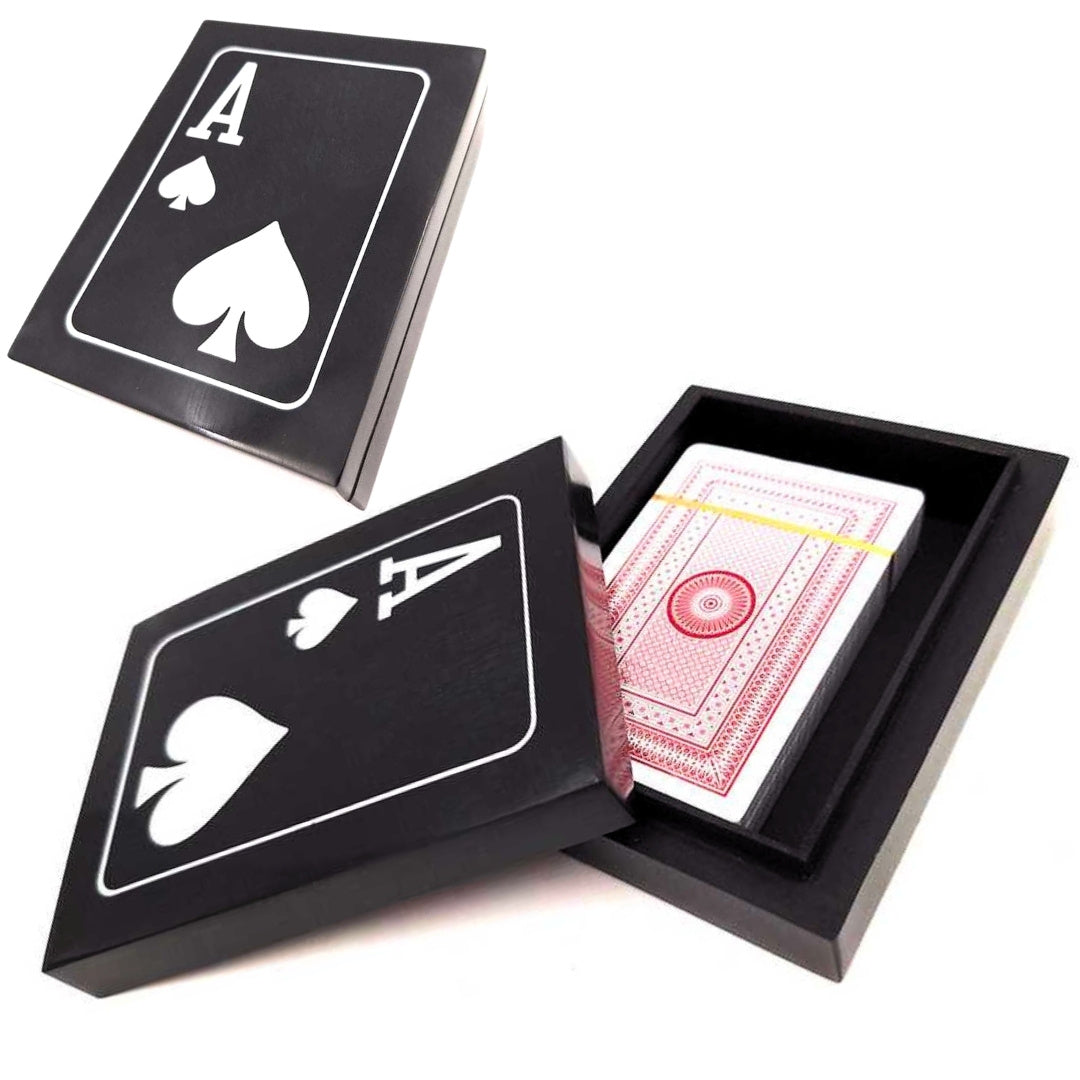Elegante set speelkaarten met gepersonaliseerde gravure in een zwarte doos van hars en MDF