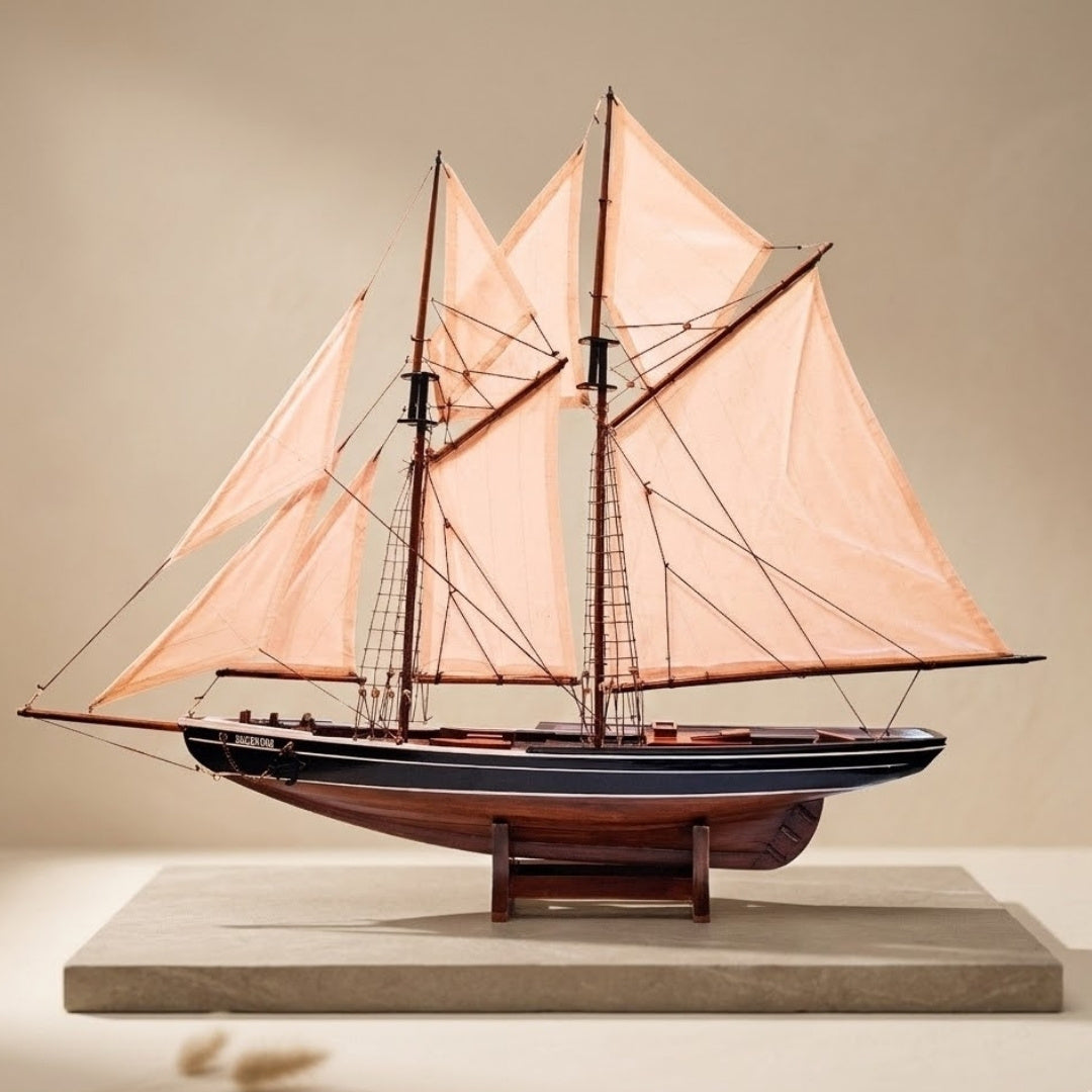 Model van schoener Bluenose 78 cm met gravure - elegante maritieme decoratie van hout als cadeau voor liefhebbers van zeilen en maritieme geschiedenis, met natuurlijke zeilen