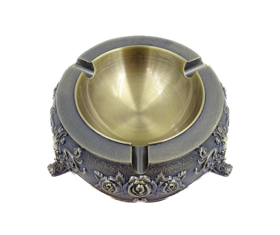 Elegante metalen asbak in Lodewijkstijl met mogelijkheid tot gravure