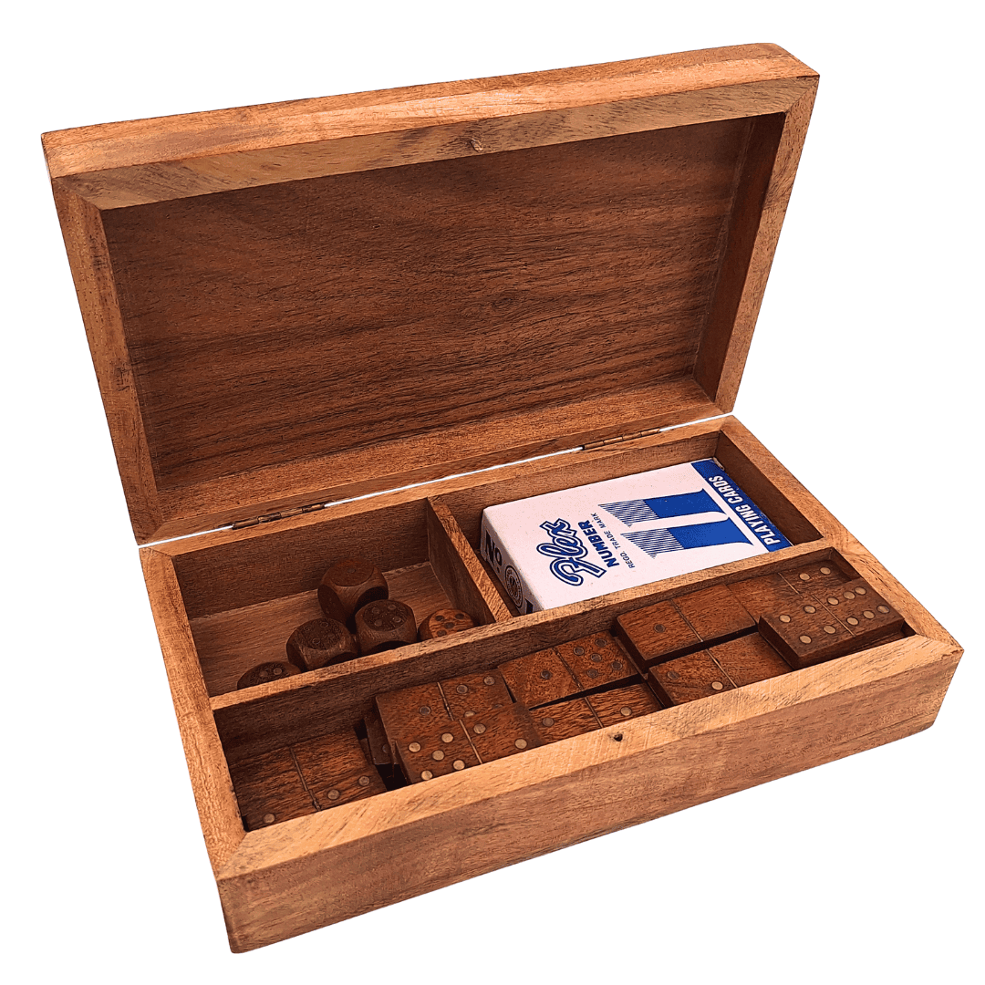 Spelset 3-in-1 in een elegant houten doosje met mogelijkheid tot personalisatie met gravure - Kaarten, domino, dobbelstenen - Ideaal cadeau voor liefhebbers van gezelschapsspellen - Afmetingen: 22,5 x 13 x 6 cm, acaciahout met messing versieringen