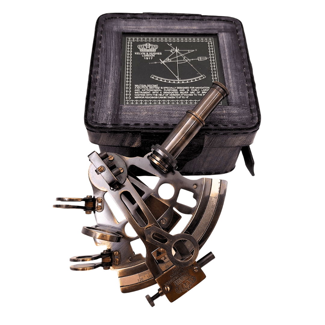 Messing sextant met gepersonaliseerde gravure in een leren doosje