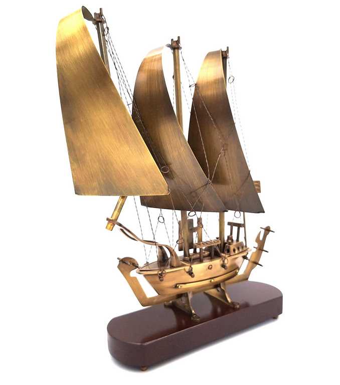 Messing schip op houten voet 38 cm met mogelijkheid tot gravure