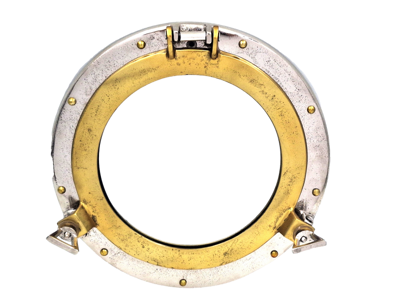 Patrijspoortspiegel met een diameter van 28 cm met metalen omlijsting in zilver- of goudkleur met mogelijkheid tot personalisatie door gravure