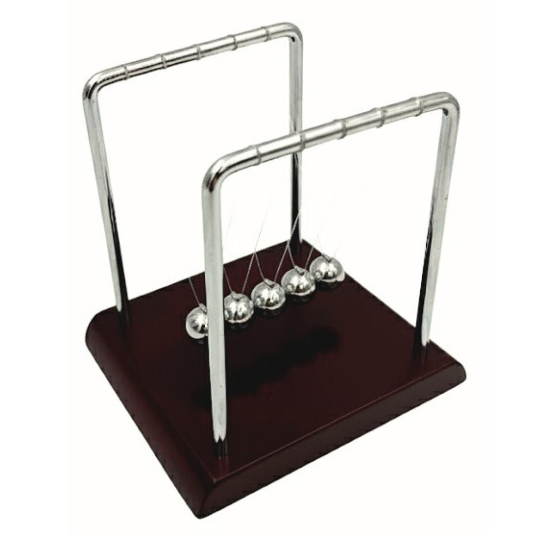 Elegante Newtonkogels met gravure - hout en metaal
