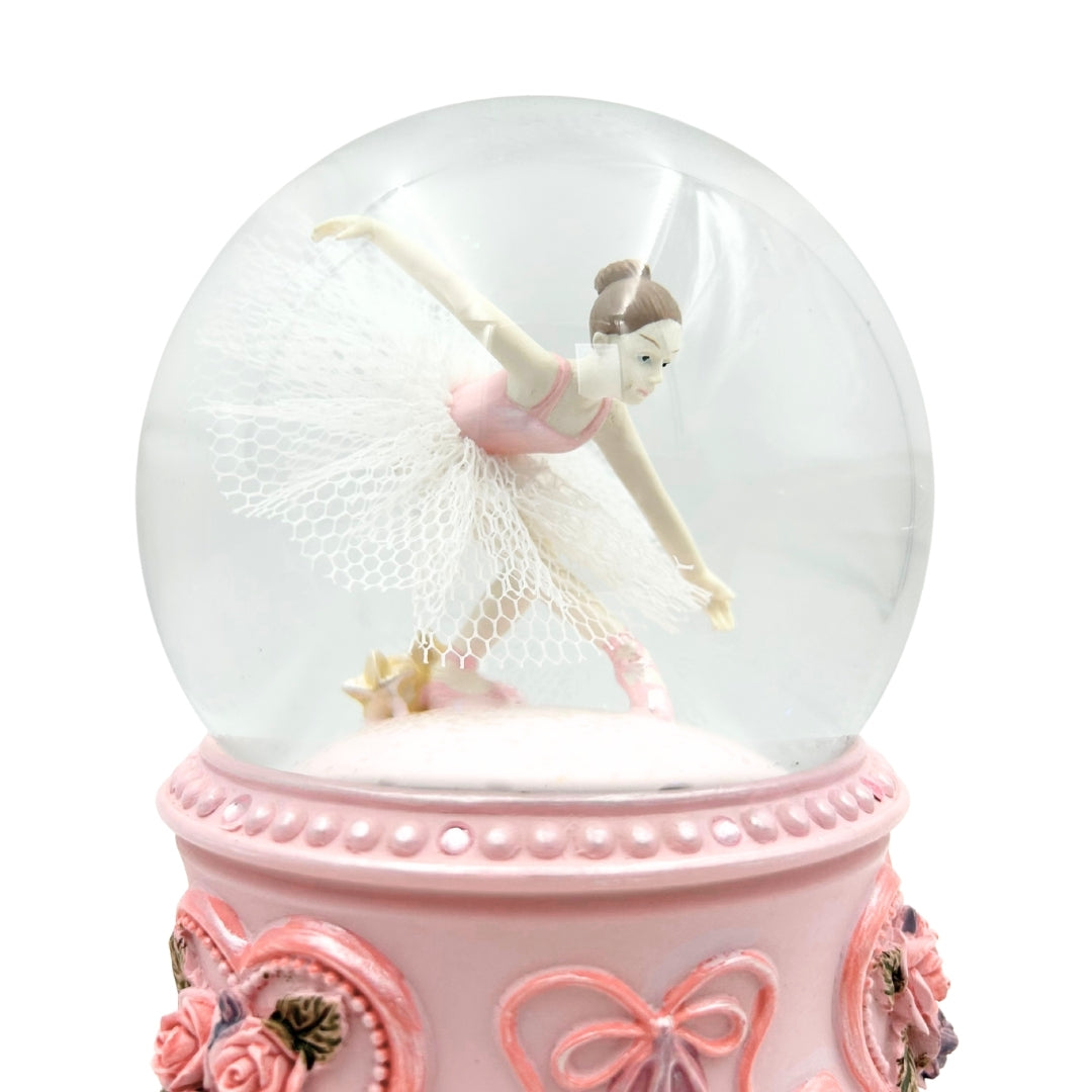 Dansende ballerina in glazen bol 15cm met gepersonaliseerde gravure - elegante muziekdoos met pastelkleurige voet en melodie Het Zwanenmeer