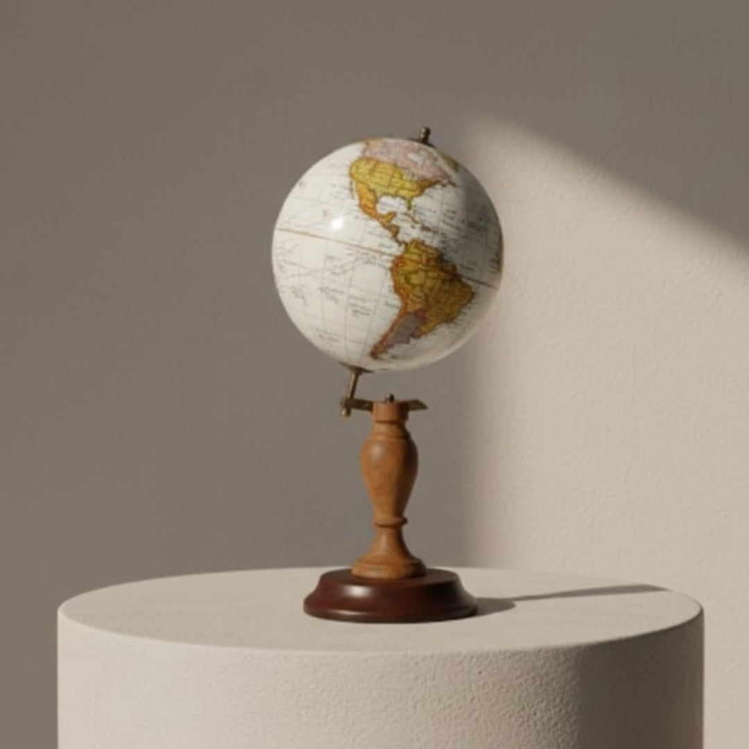Elegante decoratieve wereldbol op houten voet met mogelijkheid tot personalisatie met gravure, 27 cm, donkerbruin, ideaal als cadeau