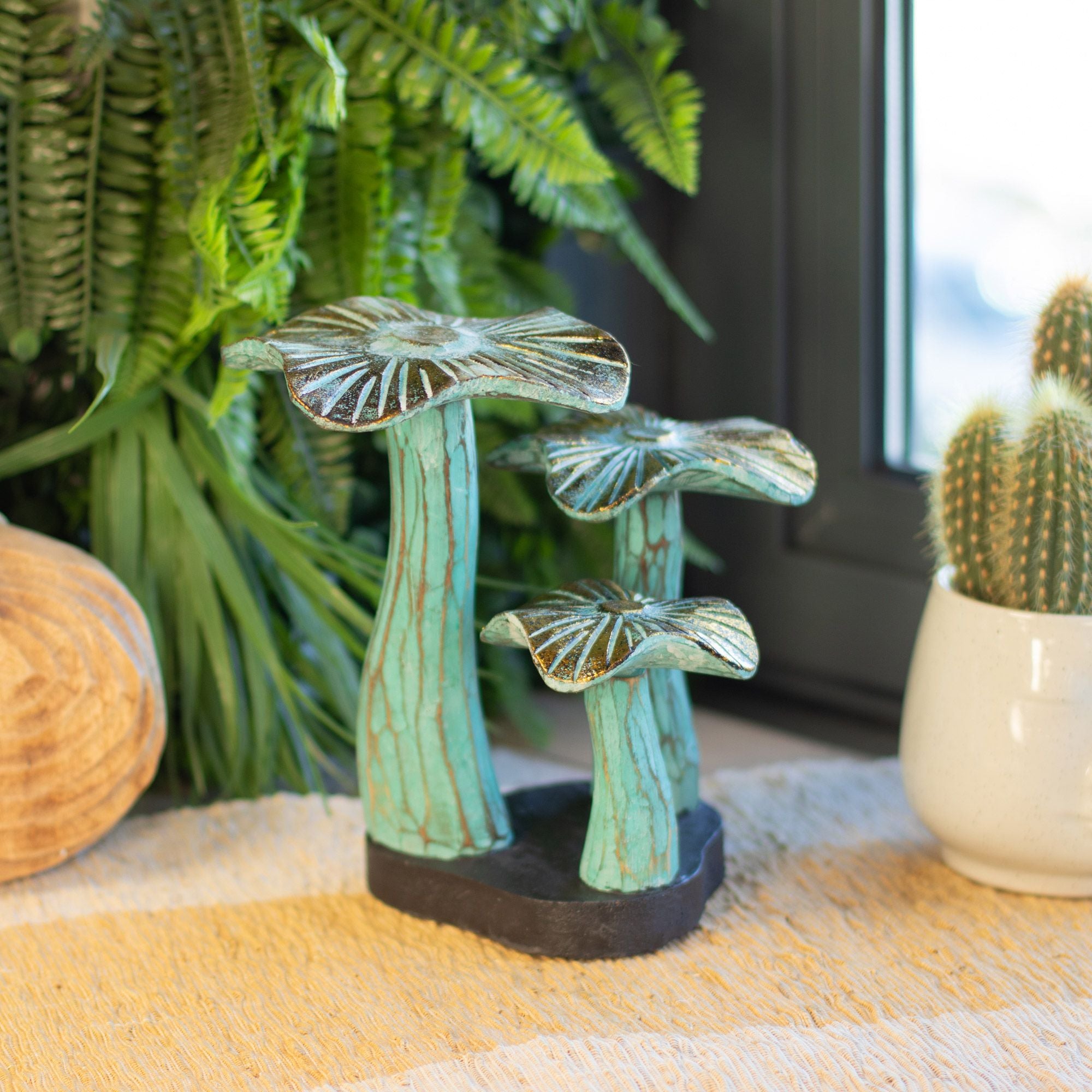 Kleine gouden artistieke paddenstoel 20 cm - Handgemaakt van hout in turquoise tinten