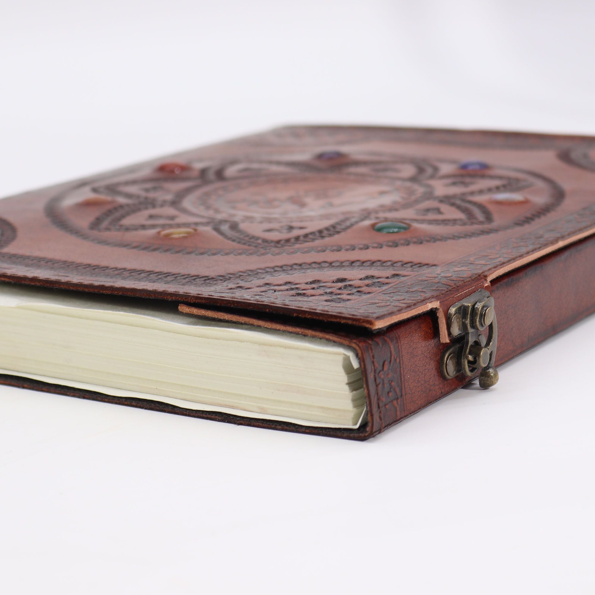 Boek van de Drakenmandala met chakrastenen - handgemaakt, natuurlijk leer, 100 blanco pagina's, 25x34 cm