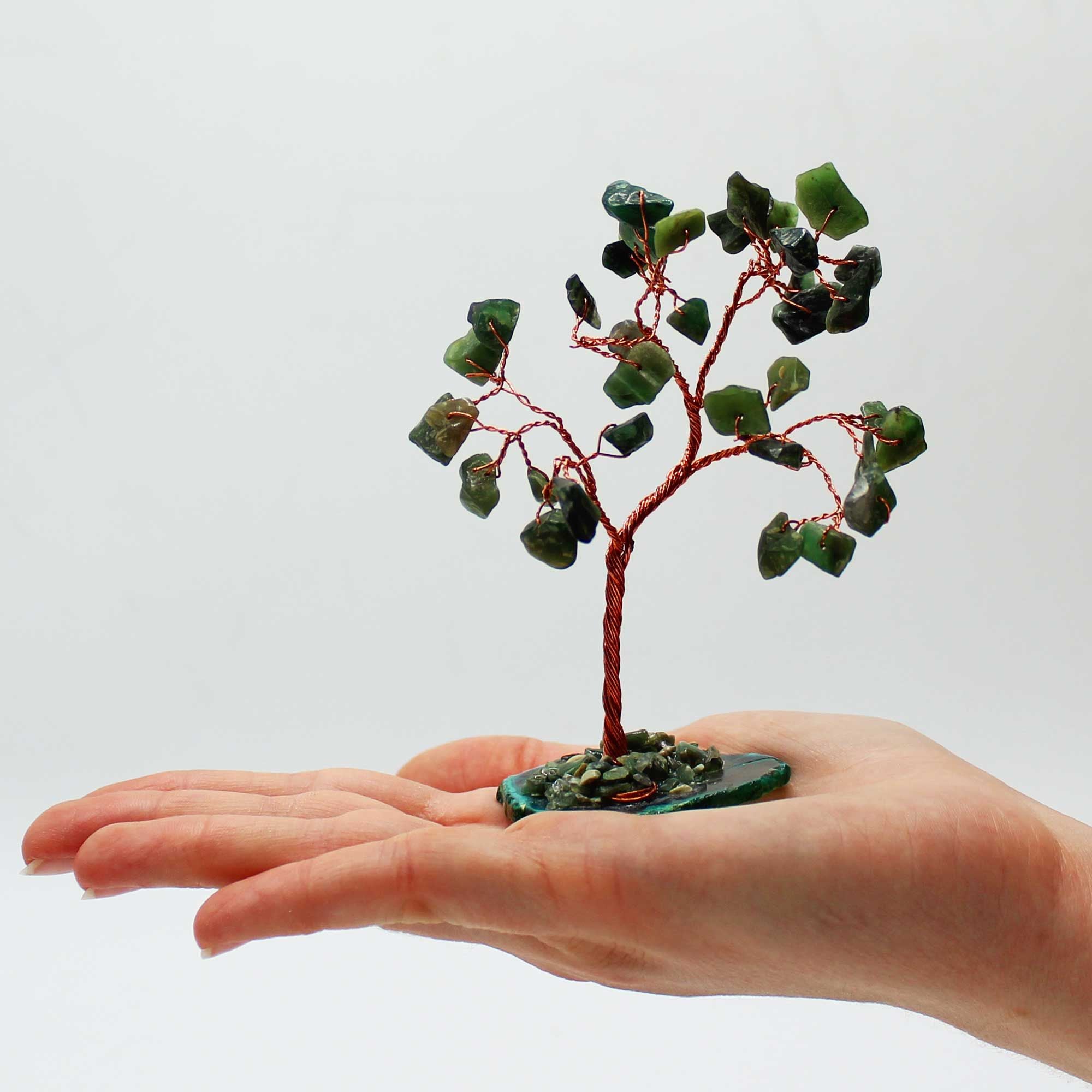 Aventurijnboompje op agaatbasis - groen, 10 cm, 35 kristallen