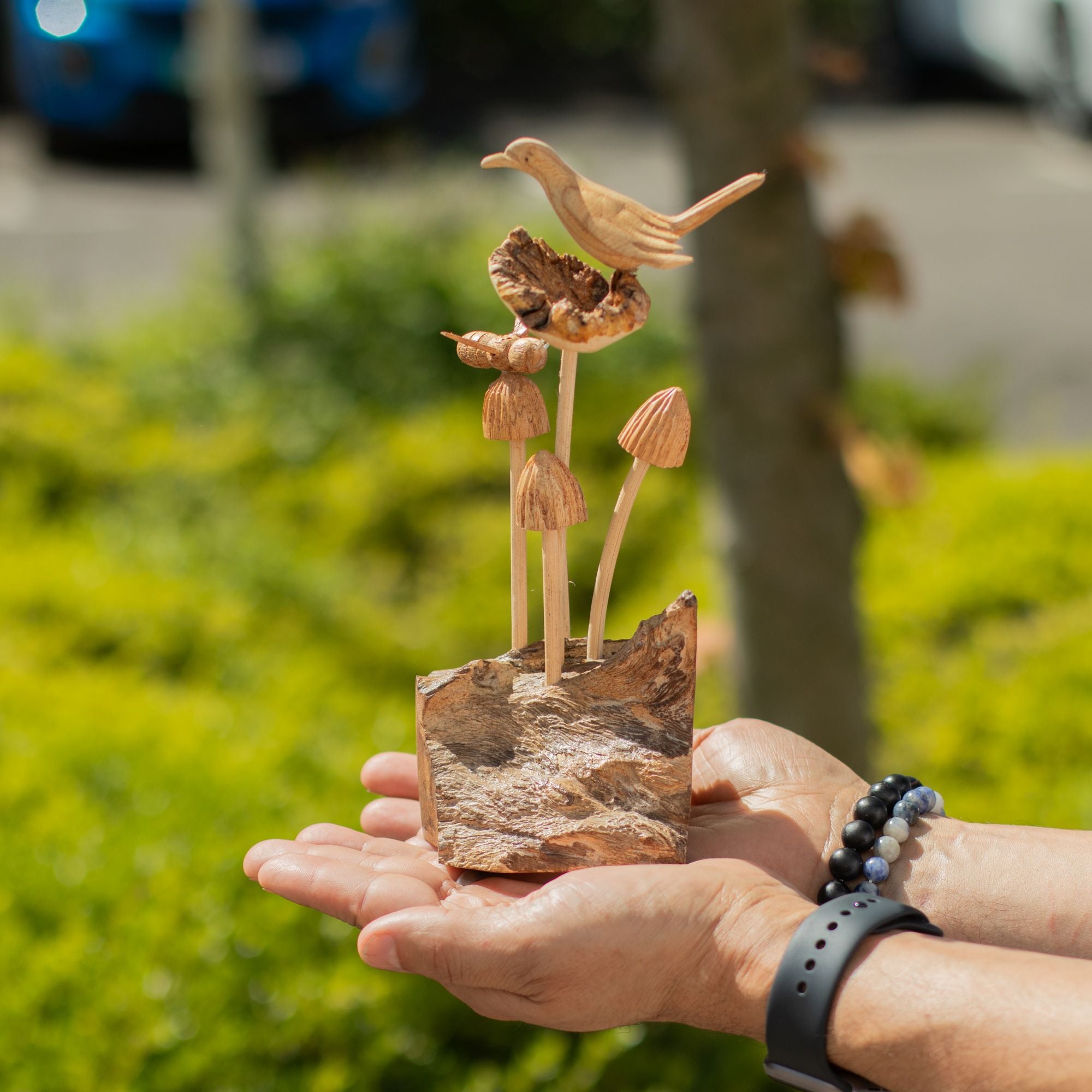 Sculptuur van parasiet hout