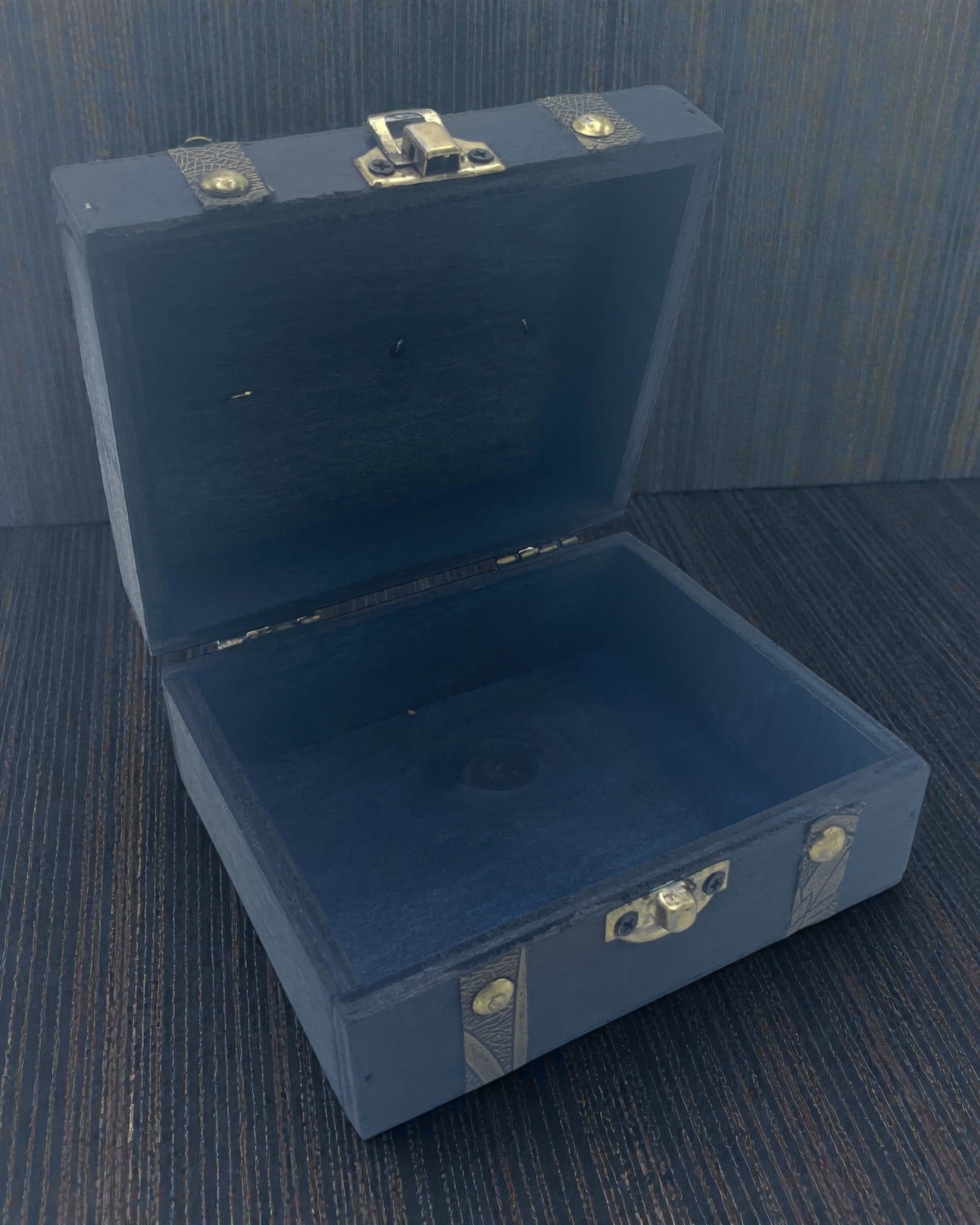 Herbaciana Arka Atlantydy – Vierkante Blauwe Oud‑Hollandse Kist