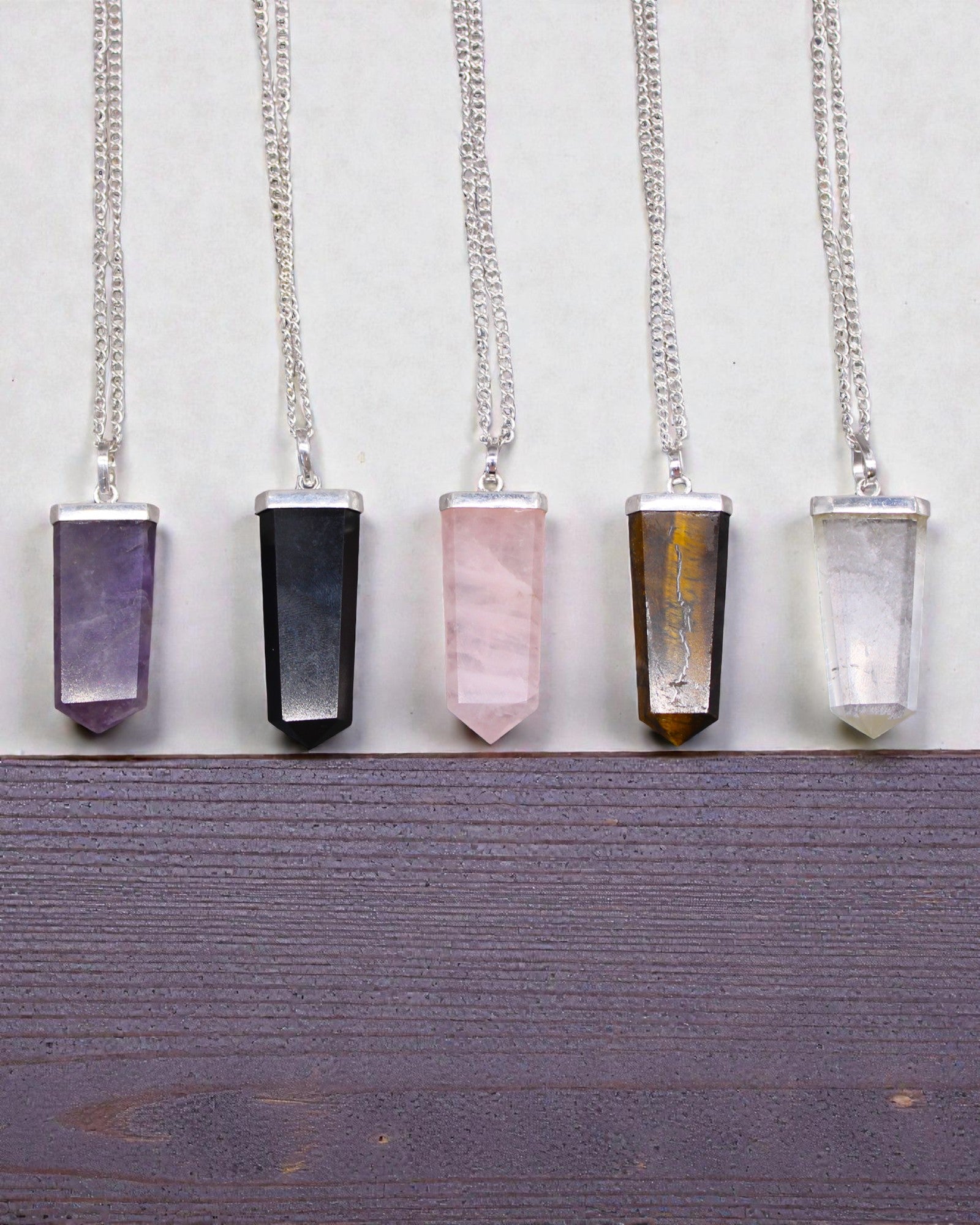 Kristalstraal – Platte hanger van bergkristal in kristalslijping