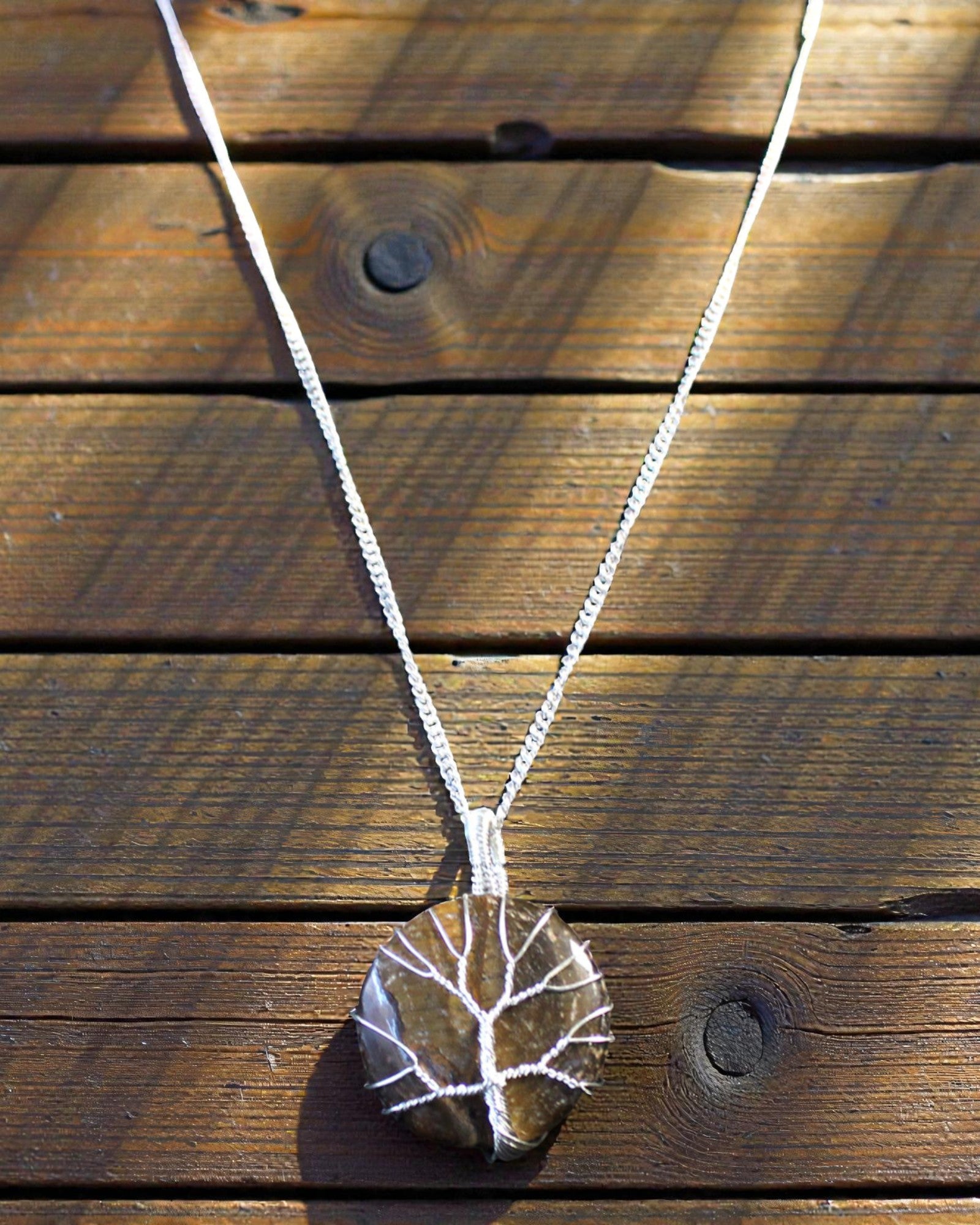 Boom van Moed – Handgemaakte Ketting met Tijgeroog en Levensboom