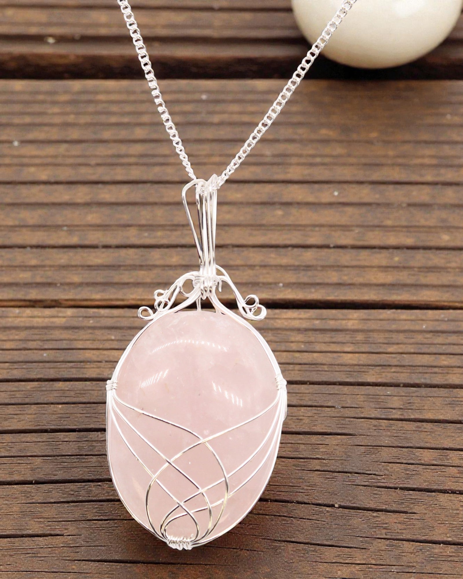 Spiraalvormige Tederheid – Ketting met Rozenkwarts