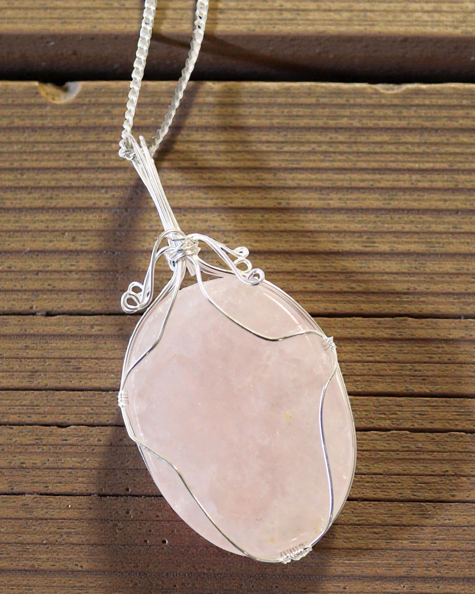 Spiraalvormige Tederheid – Ketting met Rozenkwarts