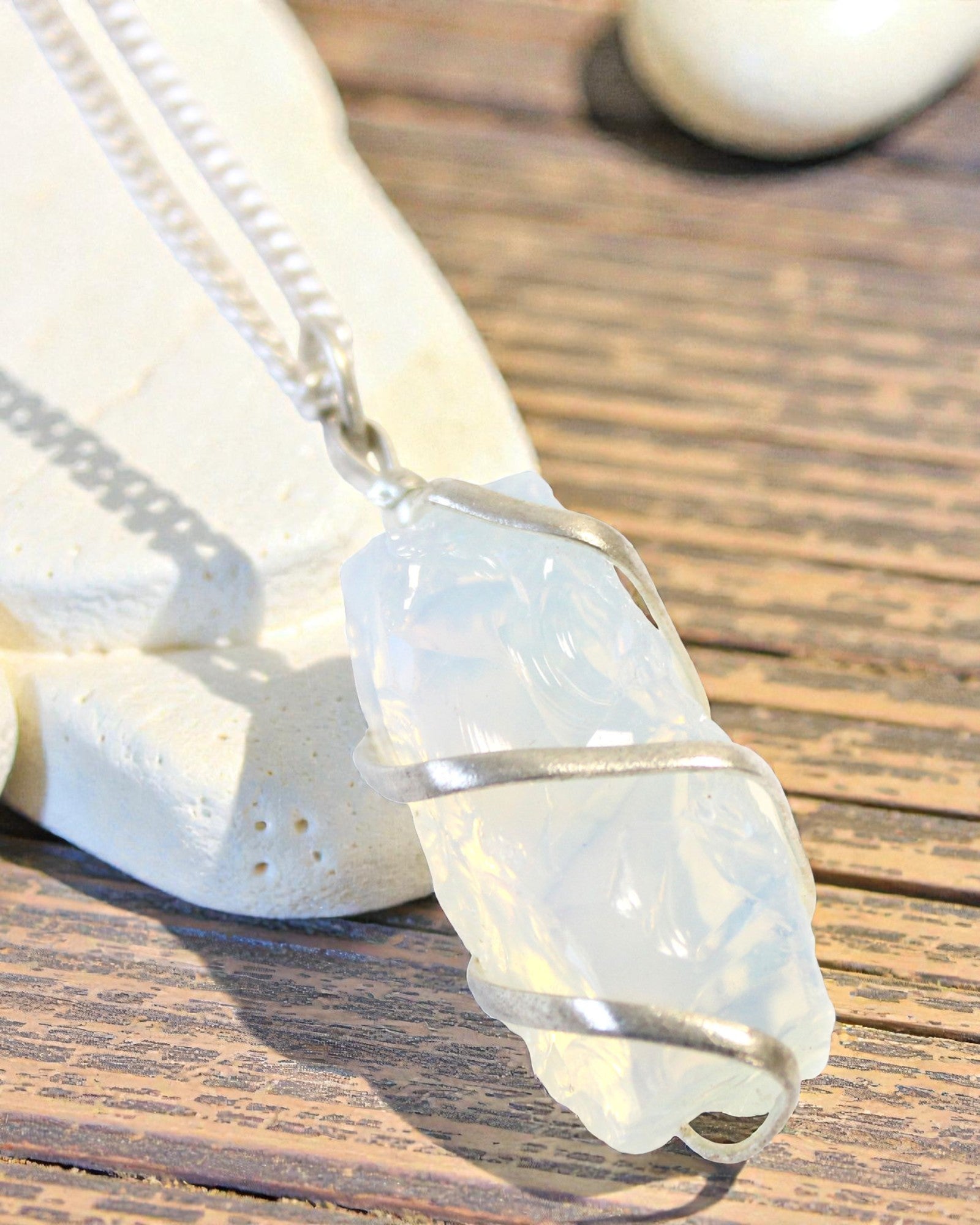 Spiraallicht – ketting met ruwe opaliet