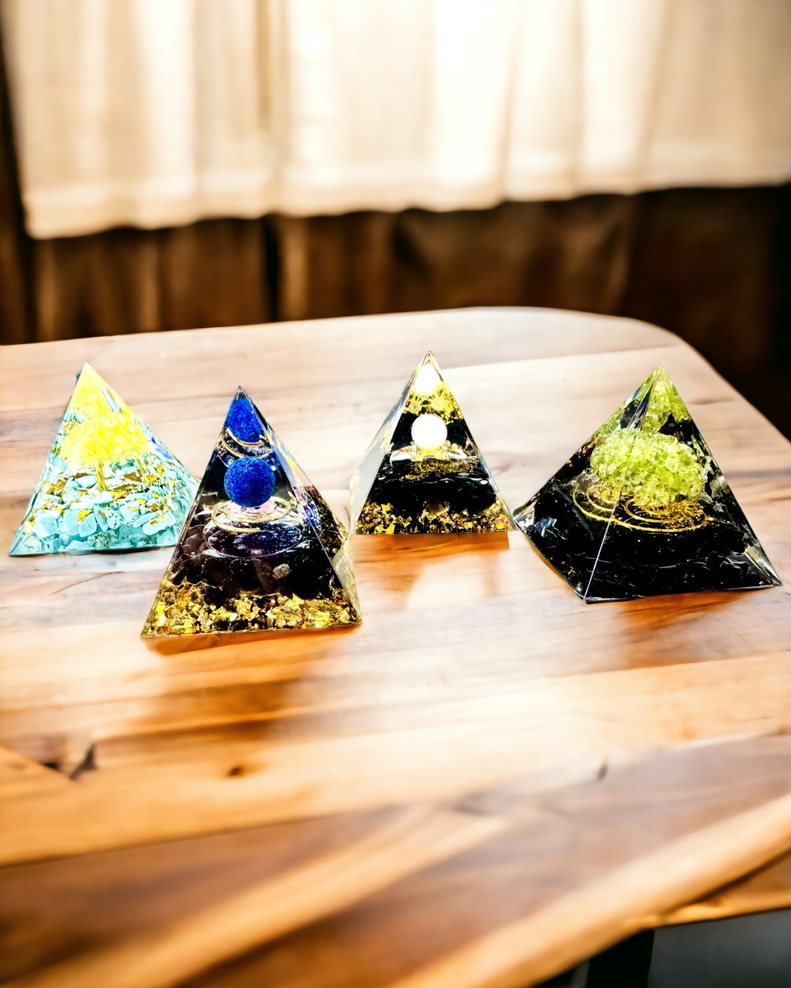 Orgoniet Piramide met Citrien en Turkoois – Chakra Energie Generator, Reiki Gereedschap, Meditatie Decoratie