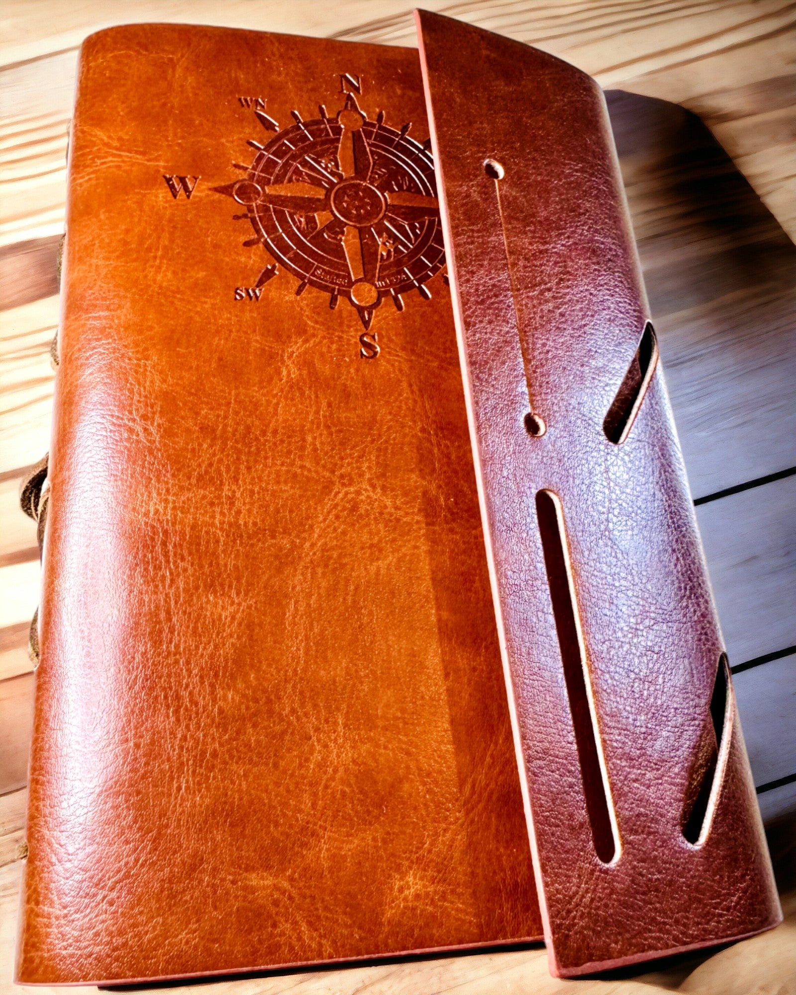 Vintage Zeilnotitieboek A6 of A7 formaat - met Kompasmotief en Gelagerde Bladen - Verkrijgbaar in verschillende Kleuropties, mogelijkheid tot graveren