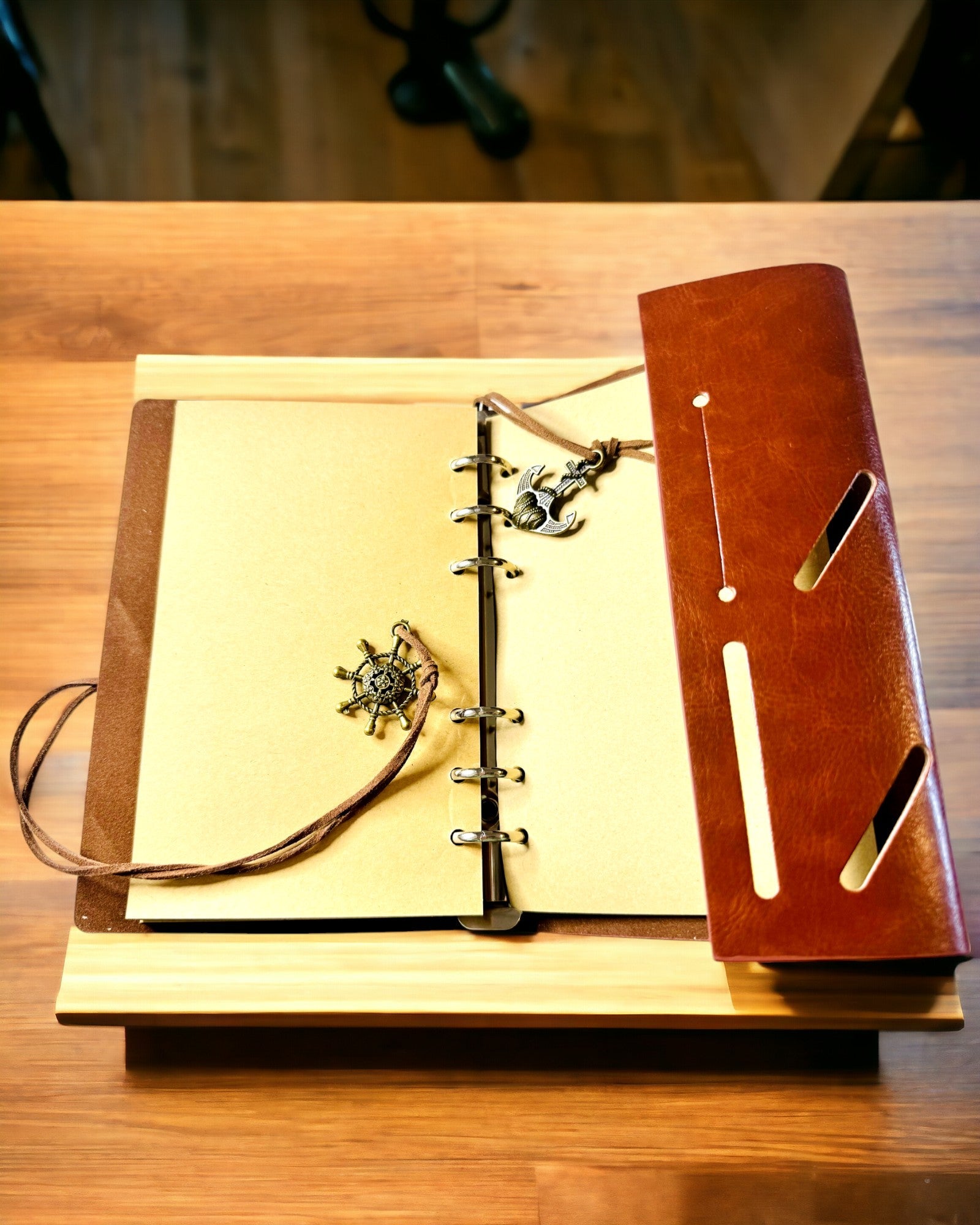 Vintage Zeilnotitieboek A6 of A7 formaat - met Kompasmotief en Gelagerde Bladen - Verkrijgbaar in verschillende Kleuropties, mogelijkheid tot graveren