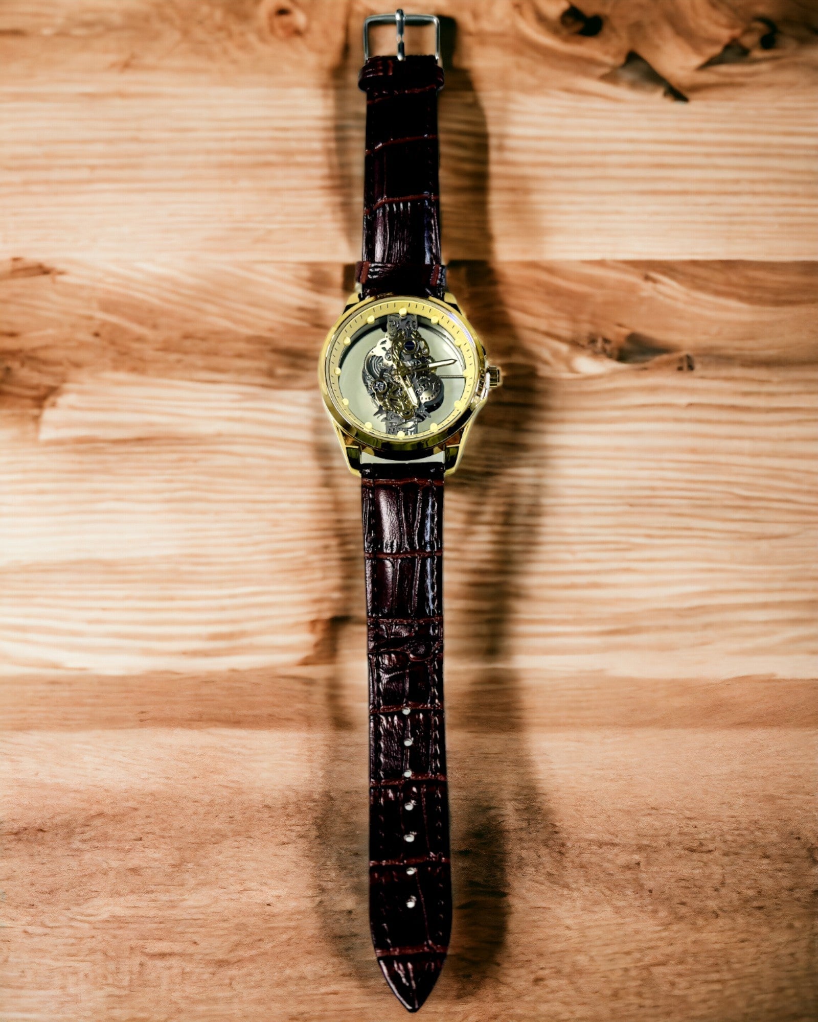 Herenhorloge met Transparant Mechanisme - Elegant en Nauwkeurig in Gouden Behuizing