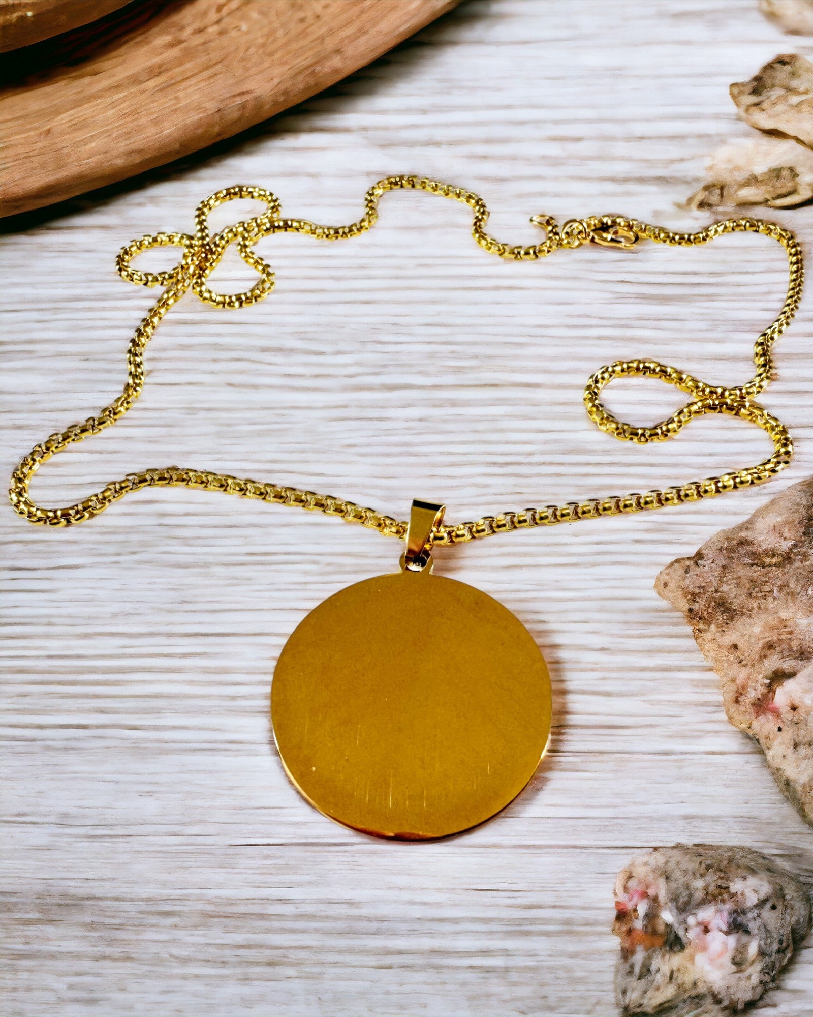 Wisiorek "Urban Elegance" – Ronde Medaille van Roestvrij Staal in Twee Kleuren met Personaliseringsoptie
