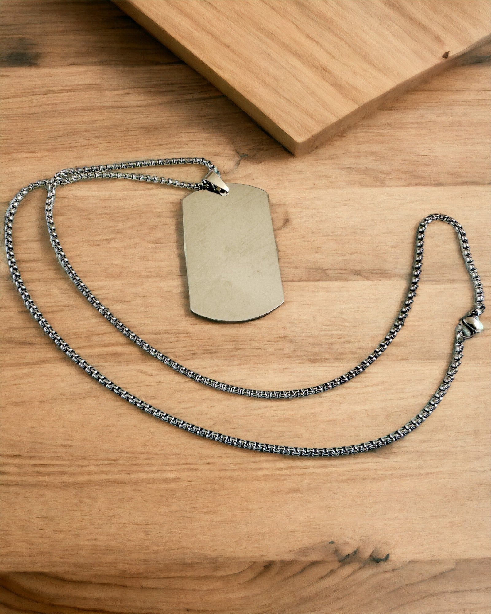 Ketting met Dog Tag "Drie Tintjes Stijl" - Identiteitsplaatje - Elegante Hanger van Roestvrij Staal met Gravure Optie
