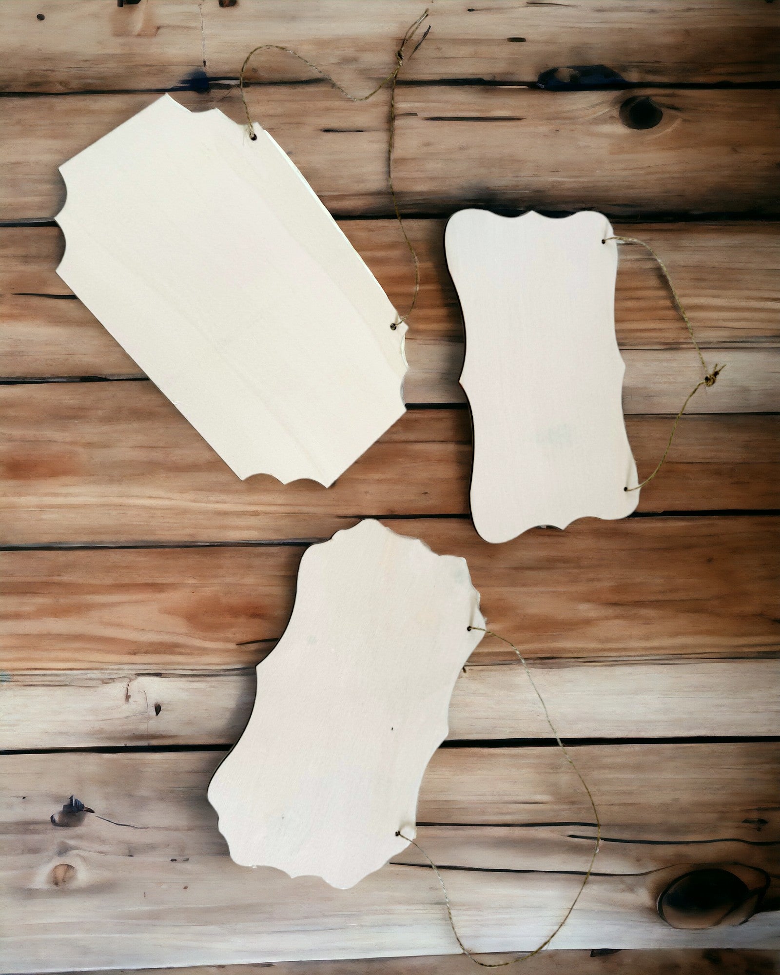 Houten Decoratieve Hanger met Personaliseringsmogelijkheid – Verschillende Vormen