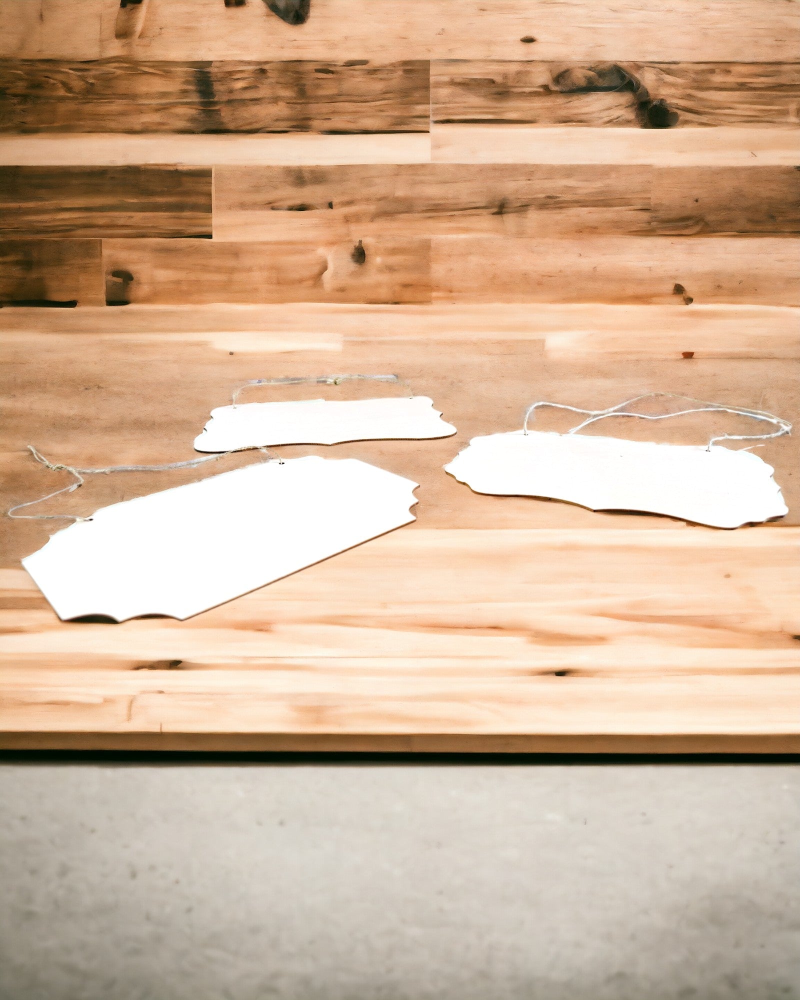 Houten Decoratieve Hanger met Personaliseringsmogelijkheid – Verschillende Vormen