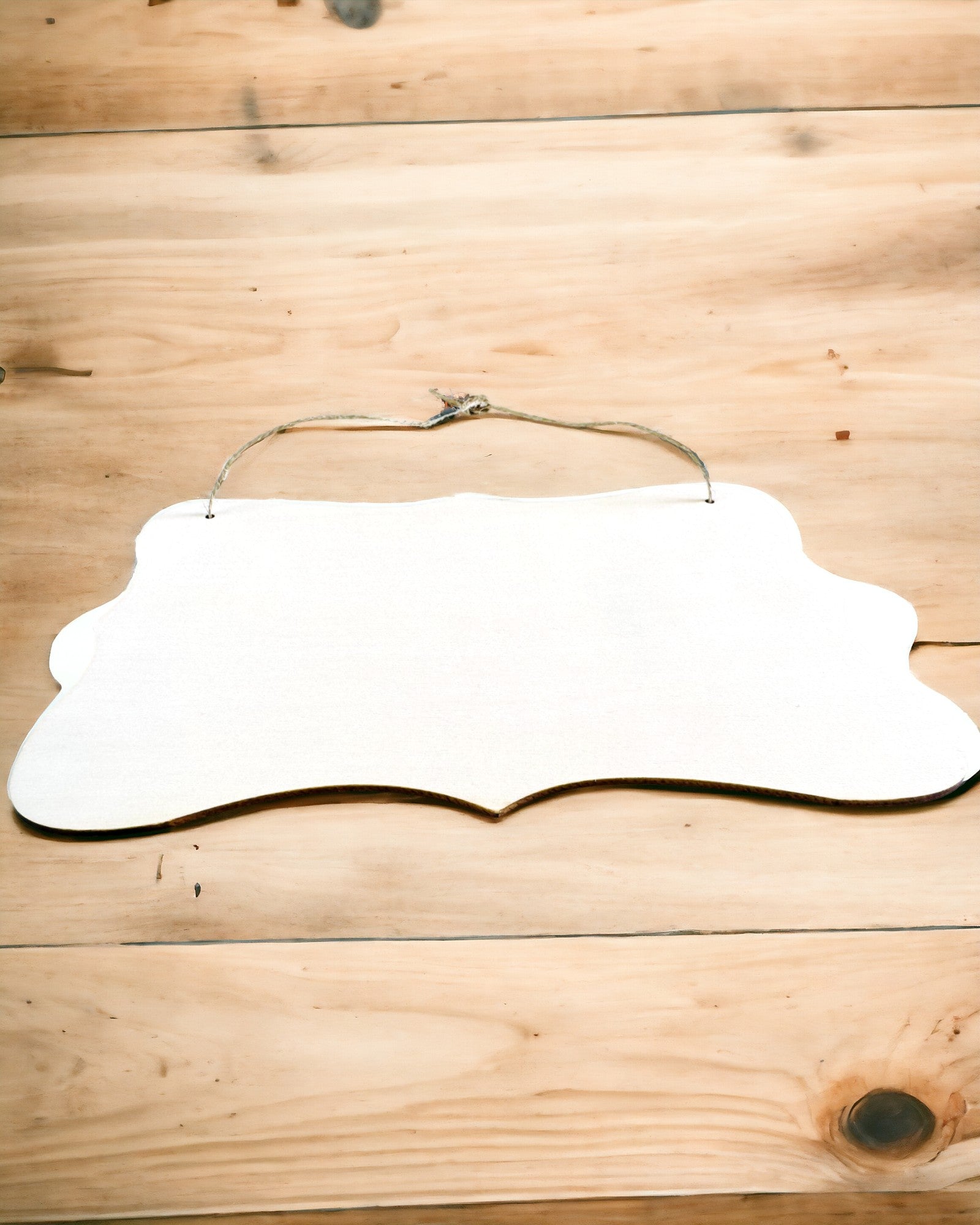 Houten Decoratieve Hanger met Personaliseringsmogelijkheid – Verschillende Vormen