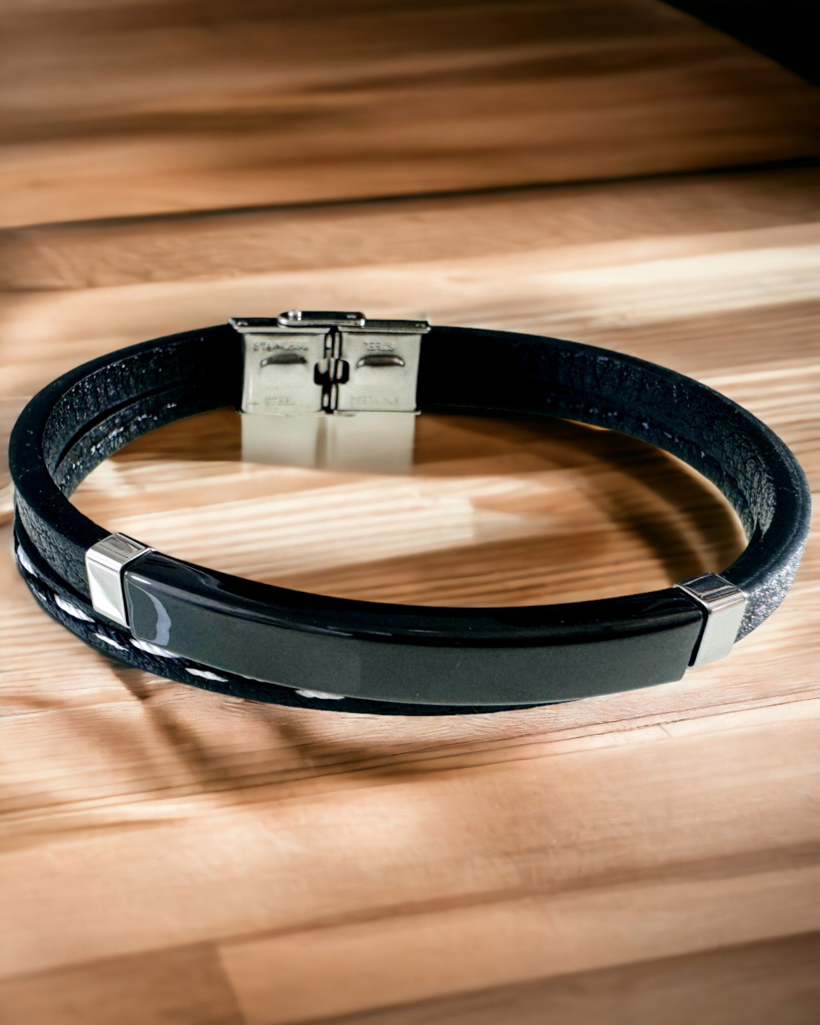 Sportarmband van PU-leer en roestvrij staal met graveermogelijkheid – 3 kleuren