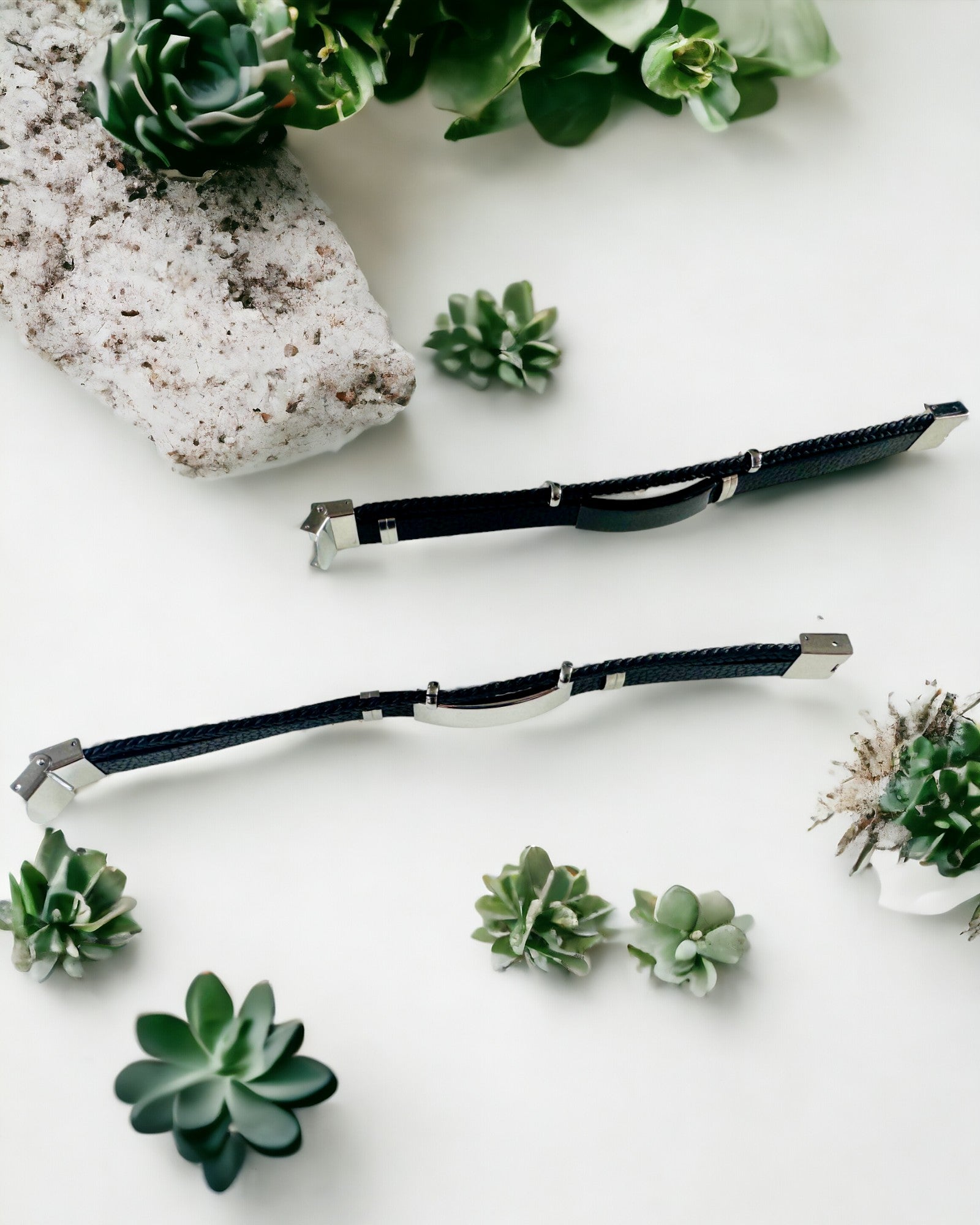 Herenarmband van PU-leer en roestvrij staal met graveermogelijkheid – Verkrijgbaar in twee kleuropties