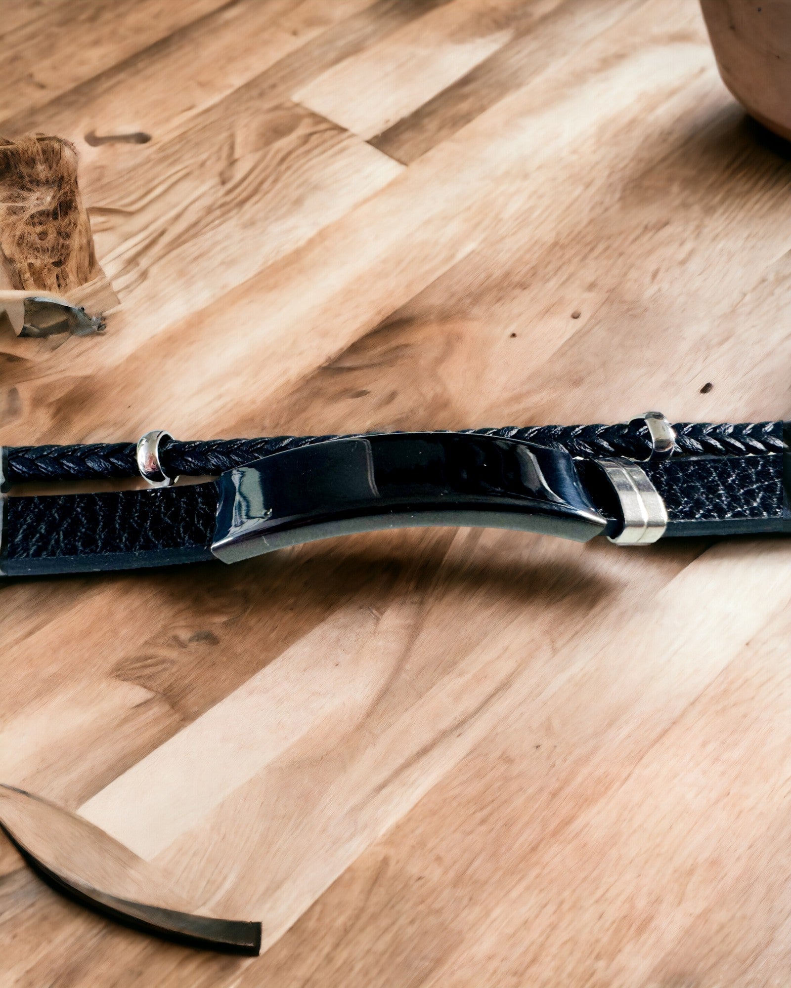 Herenarmband van PU-leer en roestvrij staal met graveermogelijkheid – Verkrijgbaar in twee kleuropties