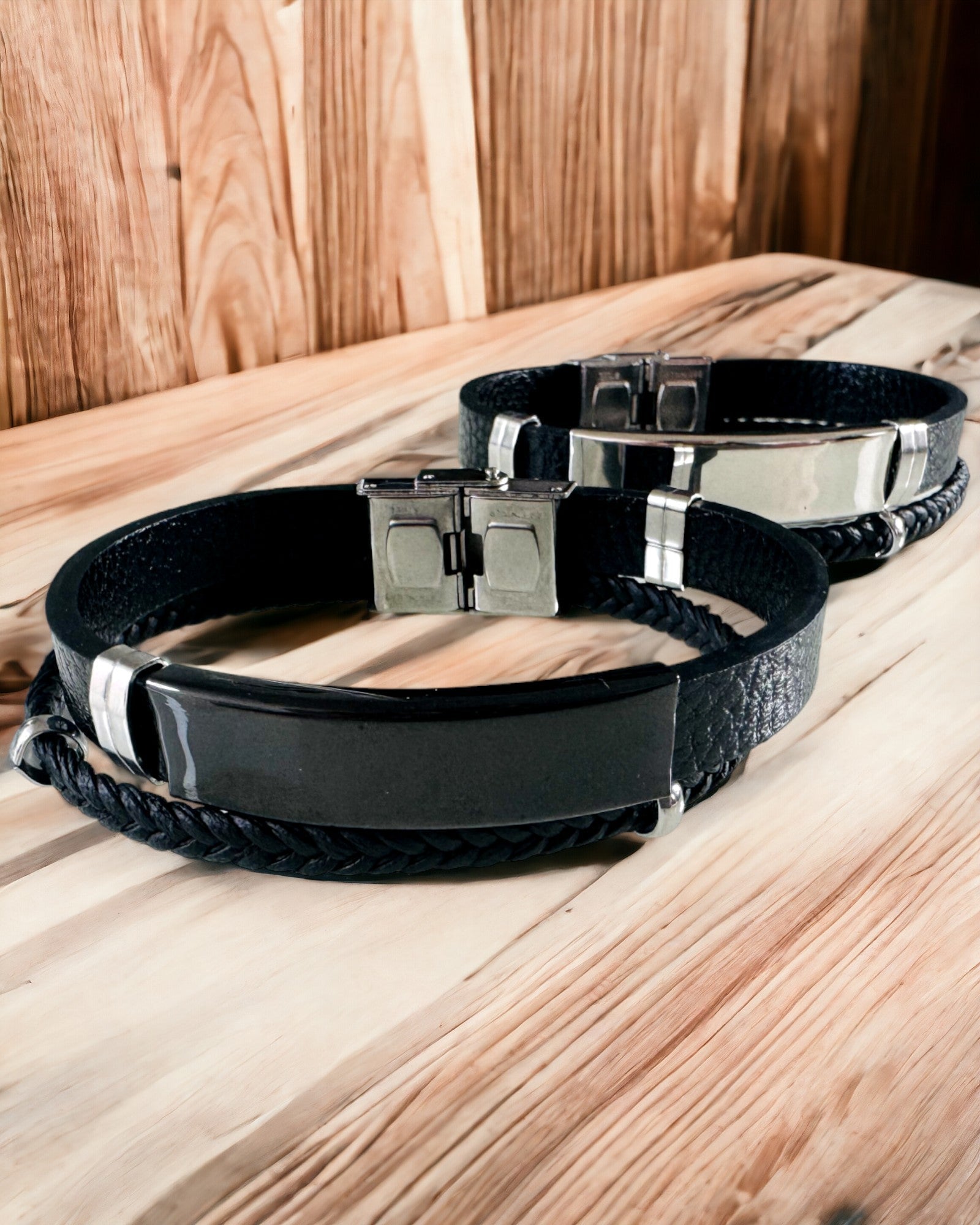 Herenarmband van PU-leer en roestvrij staal met graveermogelijkheid – Verkrijgbaar in twee kleuropties